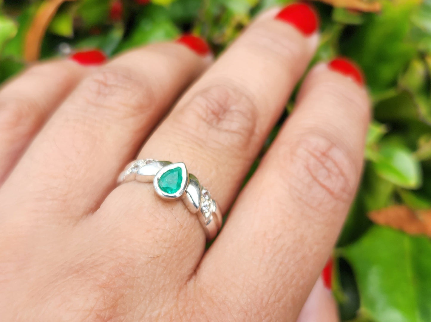 Emerald ring pear