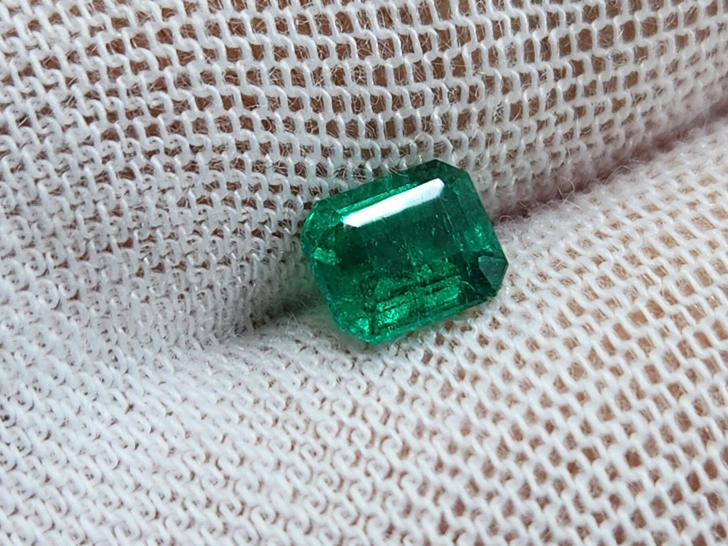 Colombian Emerald, Emerald Cut, natural stone, May birthstone, Emerald jewelry, jewelry design, natural gems, gift, love green