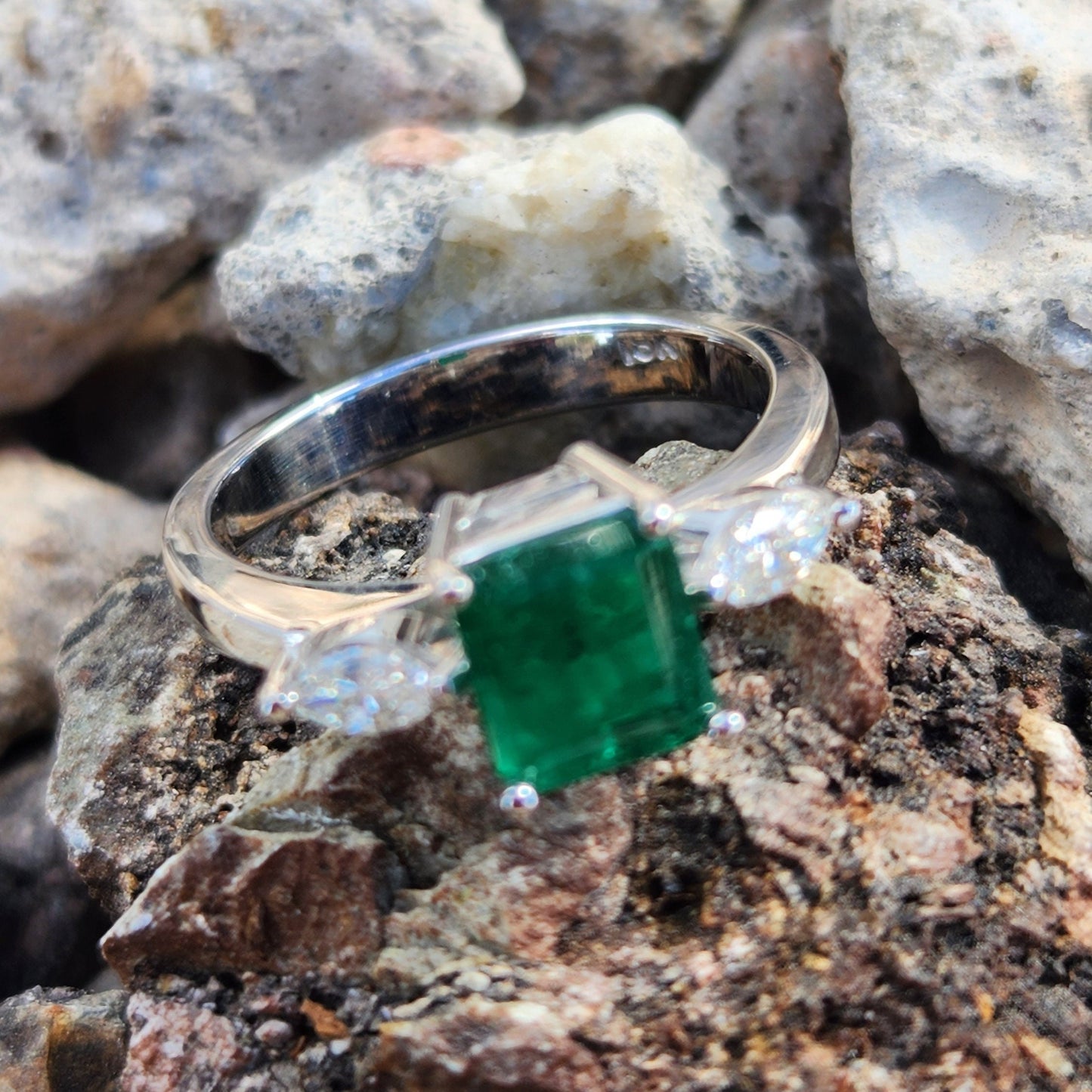 Colombian emerald ring & diamond, white gold 18 kt, may birthstone, Colombian emerald, vivid green, handmade jewelry, gift for she, size 6.5