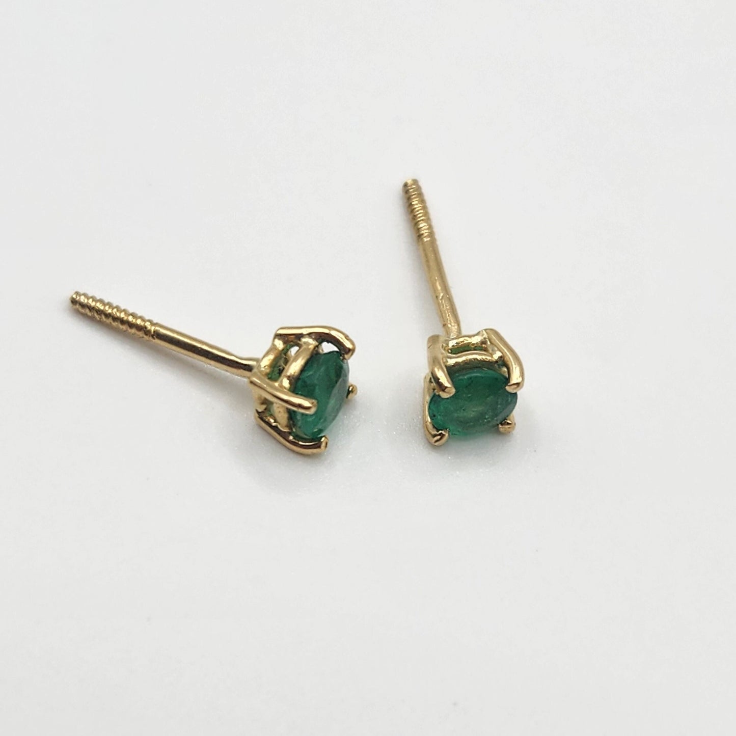 Safety earrings 18 kt yellow gold, colombian emerald, vivid green, emerald crystal, may birthstone,handmade, colombian jewelry green