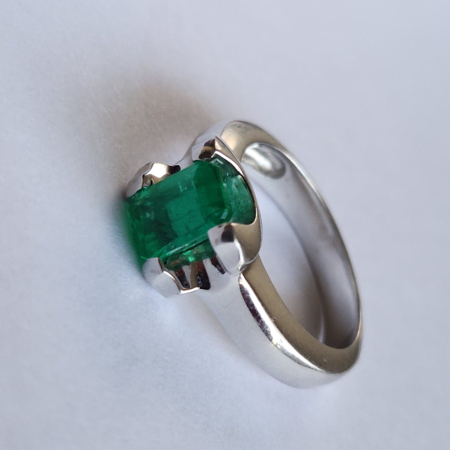 Beautiful natural emerald, white gold 18 kt,may birthstone, Colombian emerald, vivid green, Colombian jewelry, handmade jewelry,gift for she