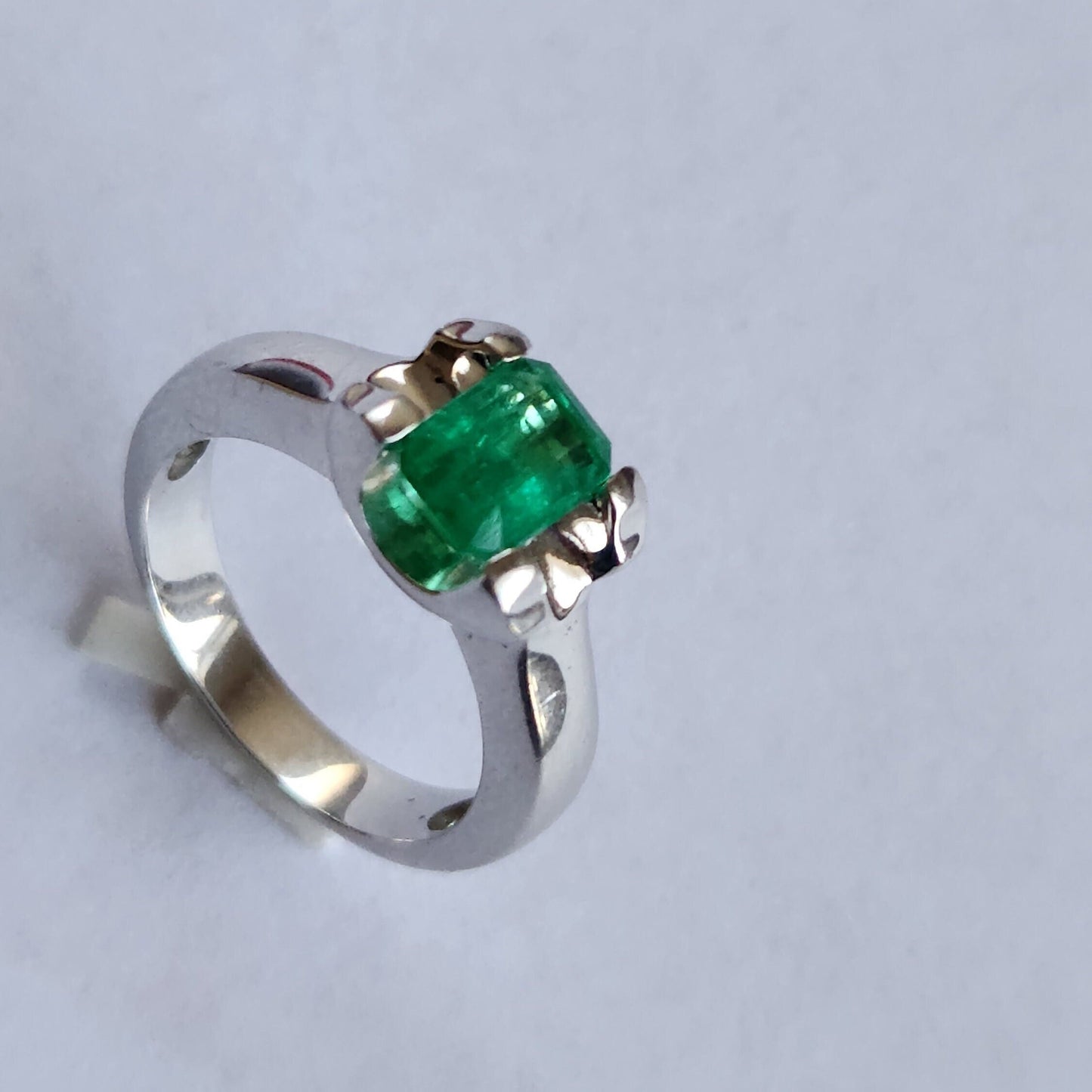 Beautiful natural emerald, white gold 18 kt,may birthstone, Colombian emerald, vivid green, Colombian jewelry, handmade jewelry,gift for she