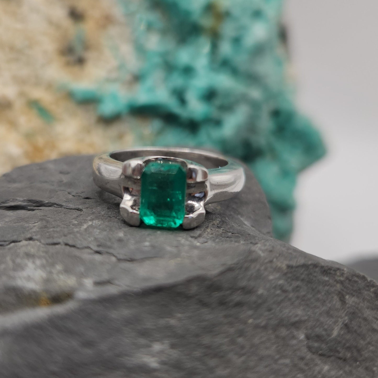 Beautiful natural emerald, white gold 18 kt,may birthstone, Colombian emerald, vivid green, Colombian jewelry, handmade jewelry,gift for she