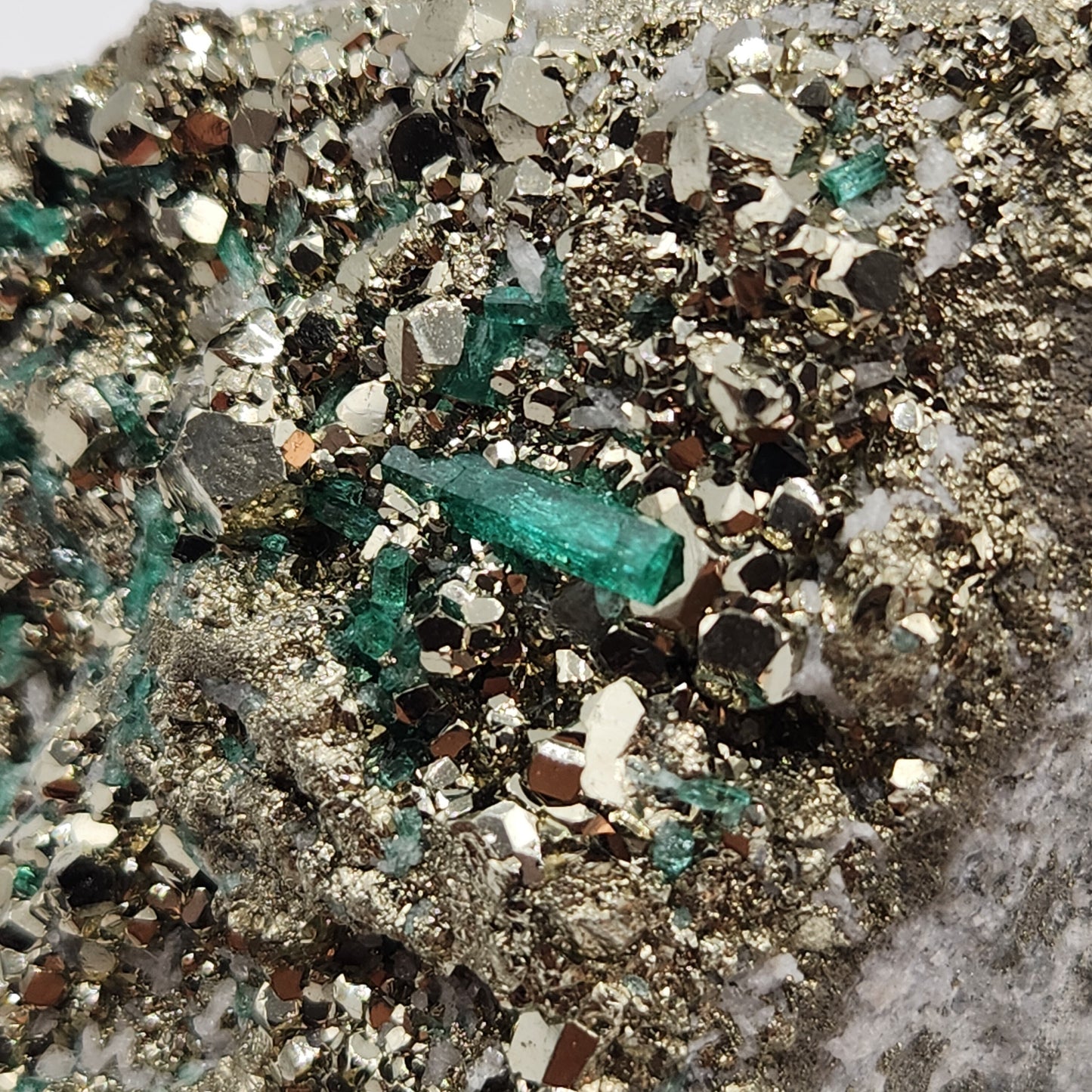 Especimen Esmeralda Colombiano, Muzo, Cuarzo, Macla, Pirita, Natural, Ganga Esmeralda, Cristal Esmeralda, Colombia