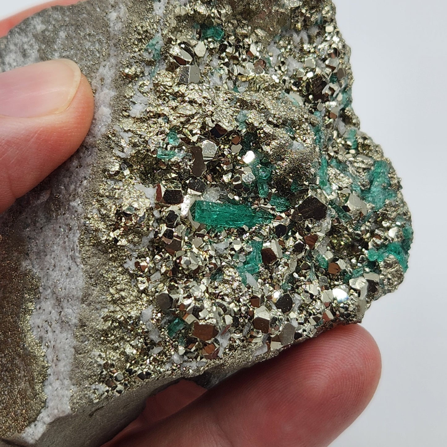 Especimen Esmeralda Colombiano, Muzo, Cuarzo, Macla, Pirita, Natural, Ganga Esmeralda, Cristal Esmeralda, Colombia