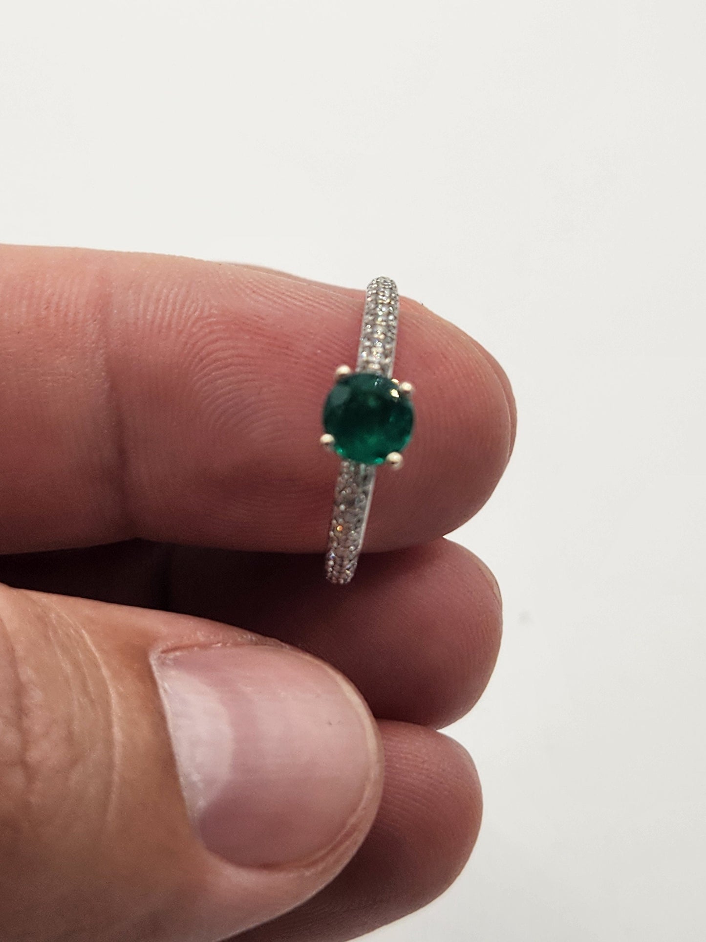 Anillo Esmeralda con Diamantes