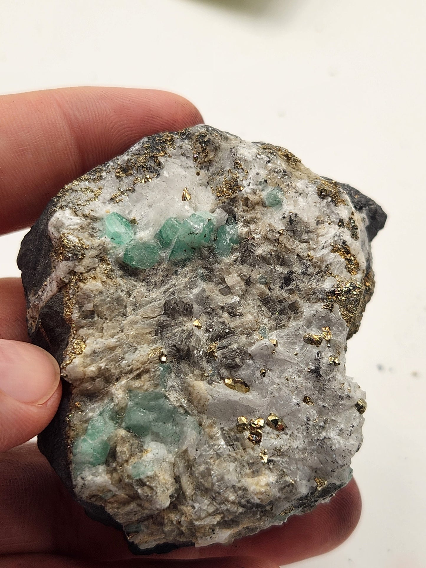 Especimen Esmeraldas Colombianas, Muzo, Cuarzo, Macla, Pirita, Natural, Ganga Esmeralda, Cristales Esmeralda, Colombia