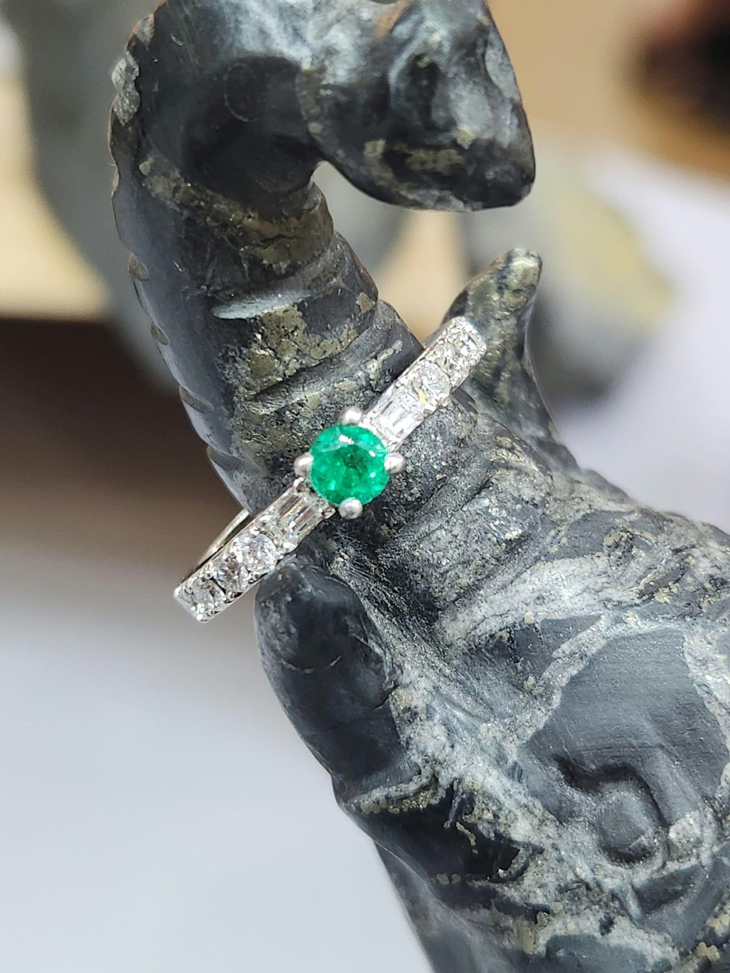 Exquisite 18K Platinum Emerald & Diamond Ring – Handmade Luxury Jewelry, Colombian May Birthstone, Vivid Green Elegance for Special Gifts