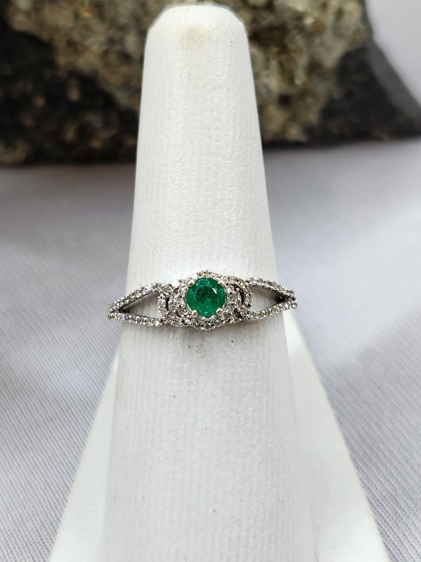 Beautiful natural emerald and real diamond white gold 14 kt,may birthstone, Colombian emerald, vivid green, luxury jewelry, handmade, gifts