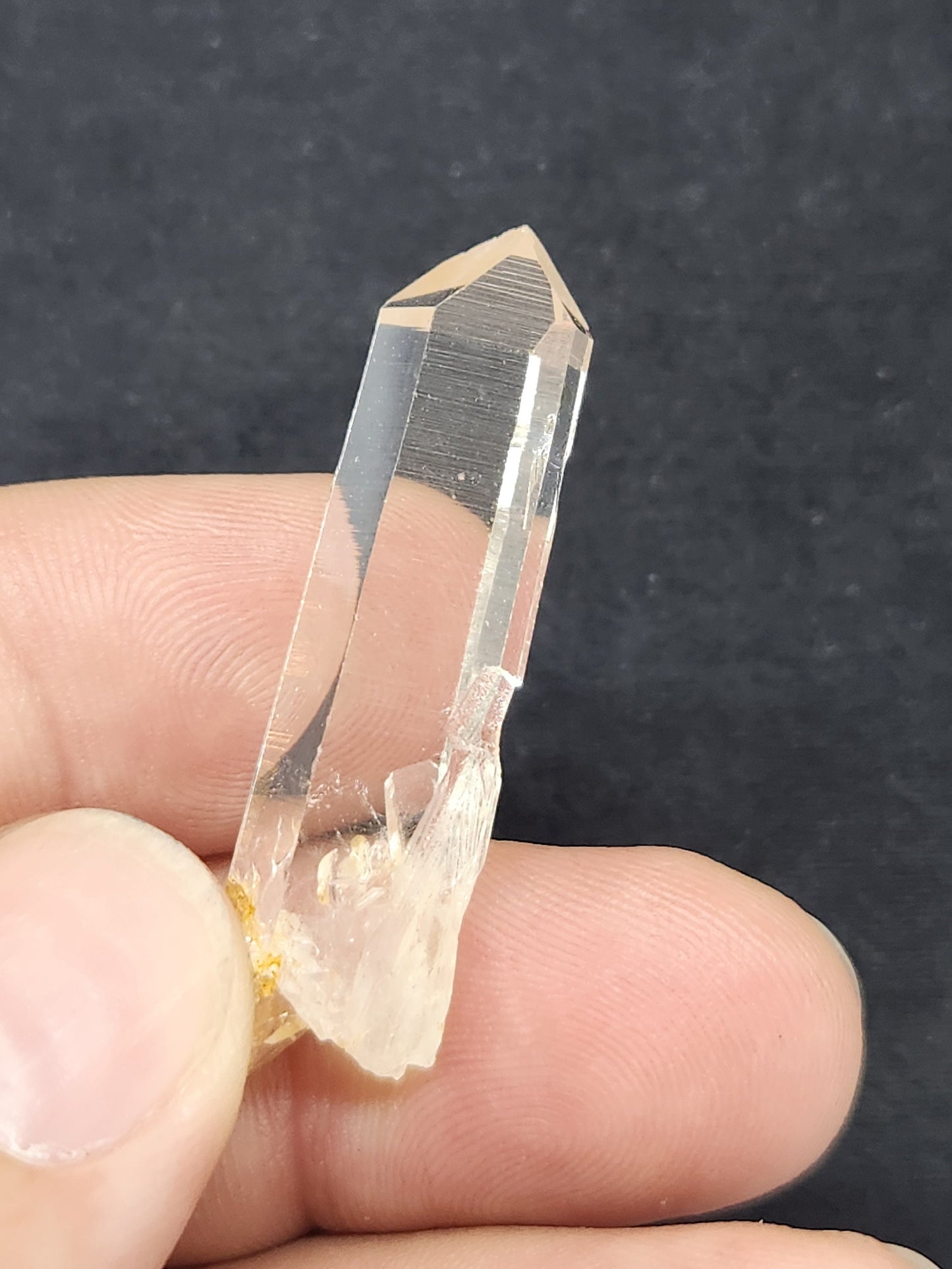 Cuarzo Lemuriano, procedente de la mina "LA BELLEZA", en Colombia, su energía es ideal para una mejor meditación, limpieza del aura, cristal