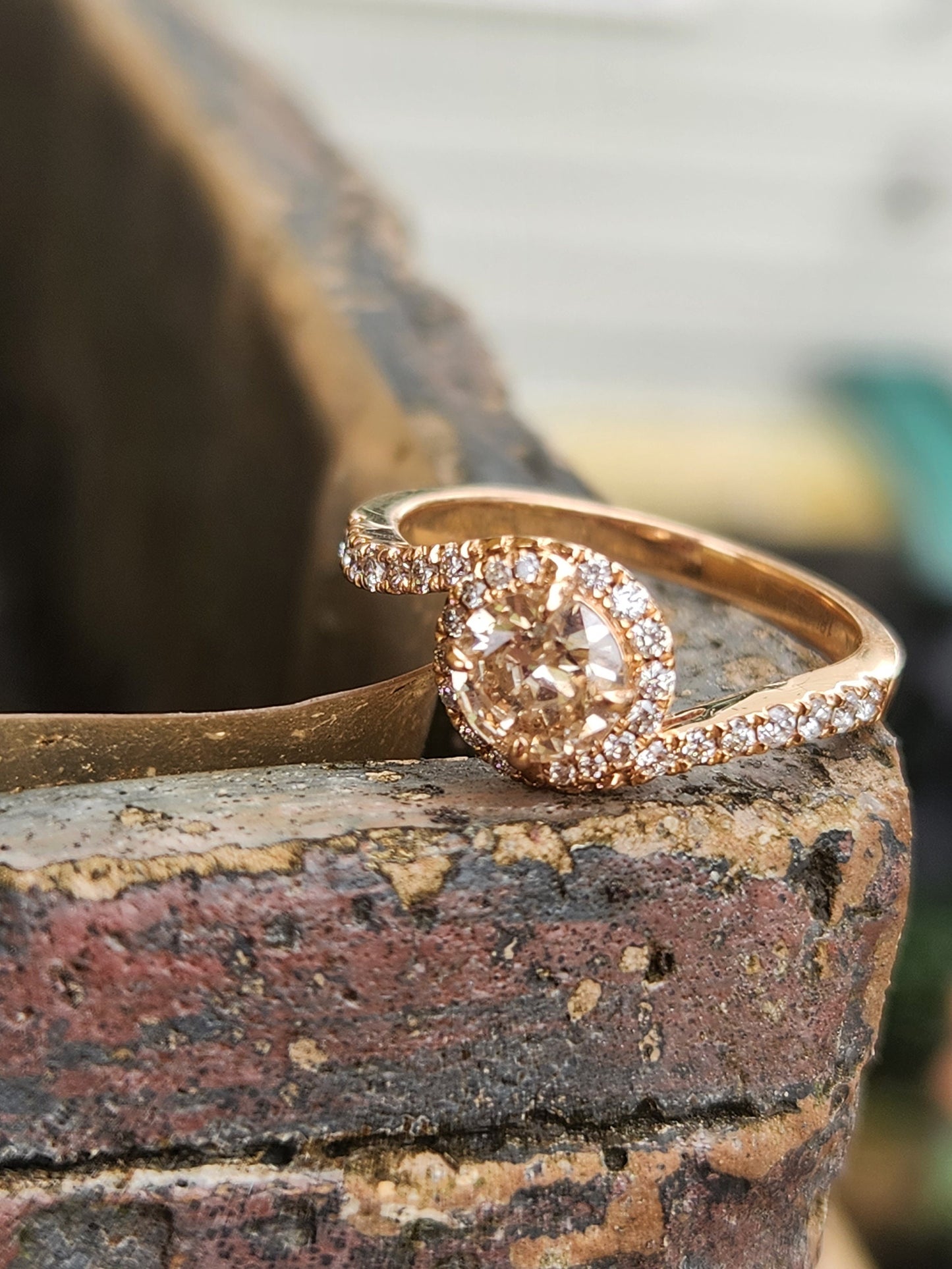 Beautiful Ring natural diamond rose gold 18 kt, apr birthstone, luxury jewelry, handmade, colombian jewelry, gifts for her