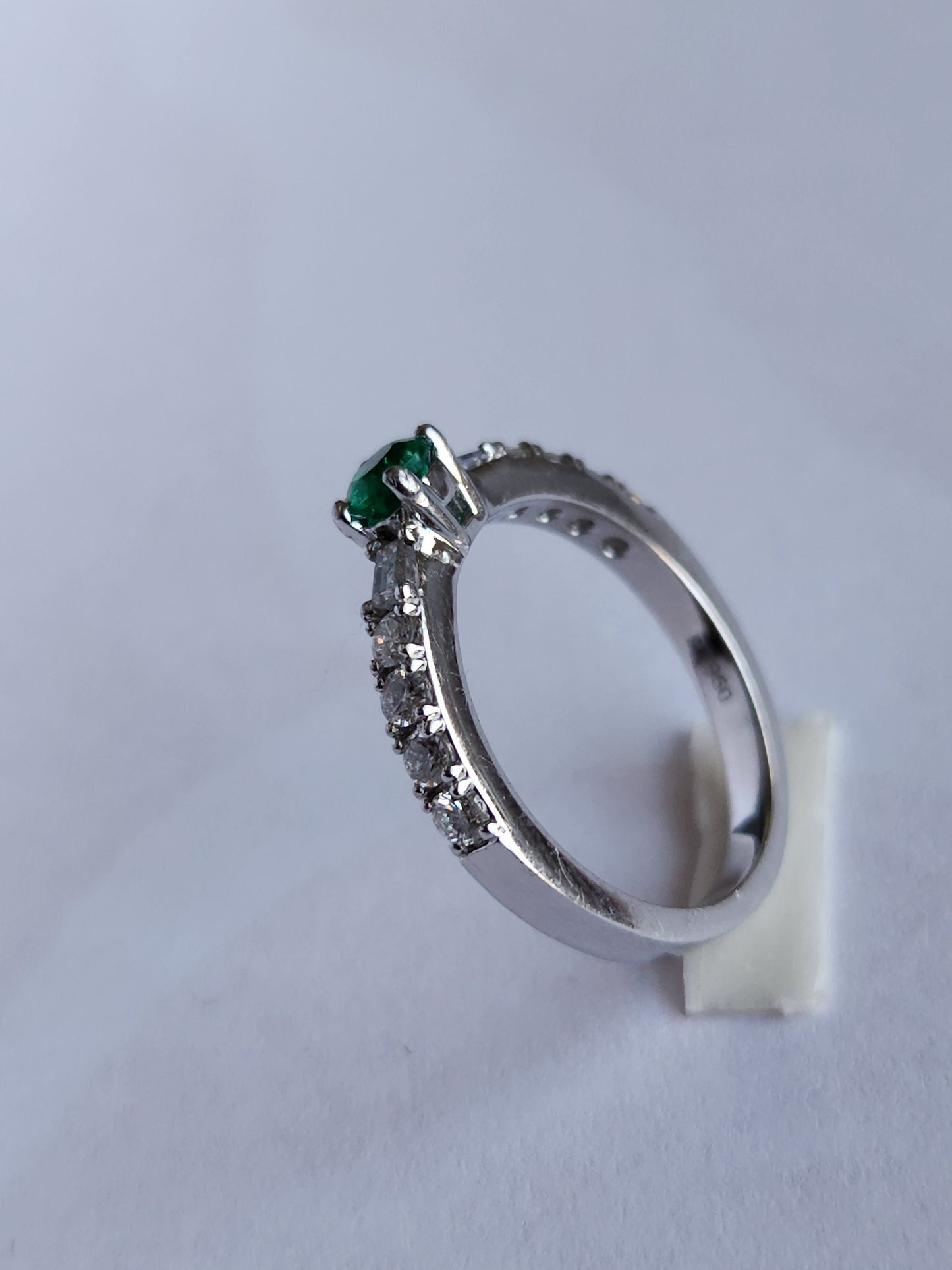 Exquisite 18K Platinum Emerald & Diamond Ring – Handmade Luxury Jewelry, Colombian May Birthstone, Vivid Green Elegance for Special Gifts