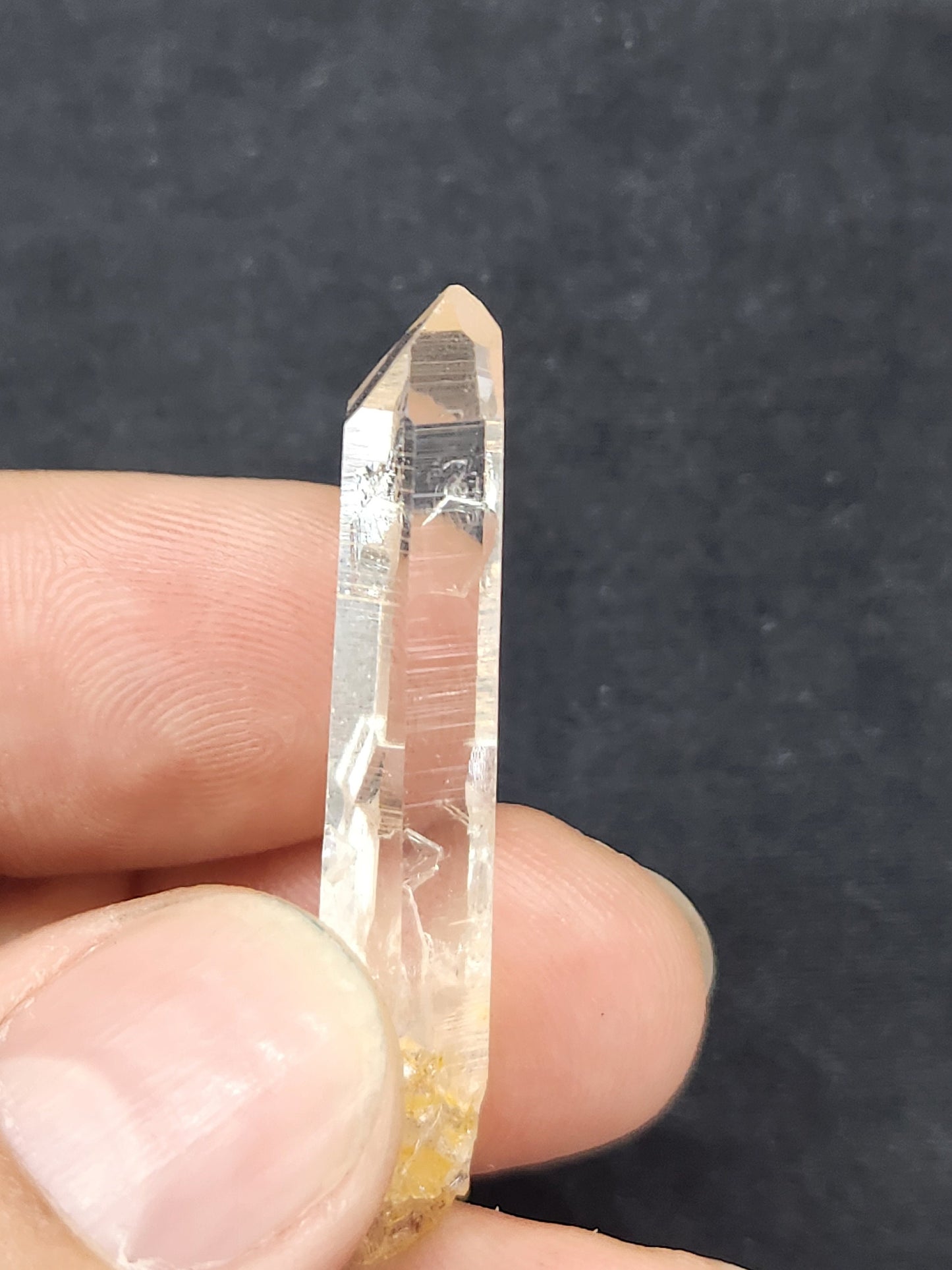 Cuarzo Lemuriano, procedente de la mina "LA BELLEZA", en Colombia, su energía es ideal para una mejor meditación, limpieza del aura, cristal