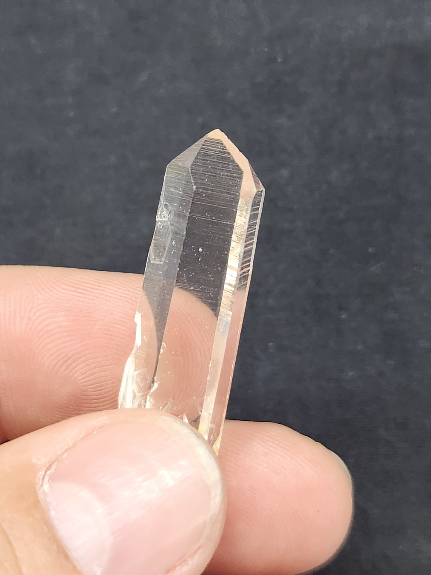 Cuarzo Lemuriano, procedente de la mina "LA BELLEZA", en Colombia, su energía es ideal para una mejor meditación, limpieza del aura, cristal