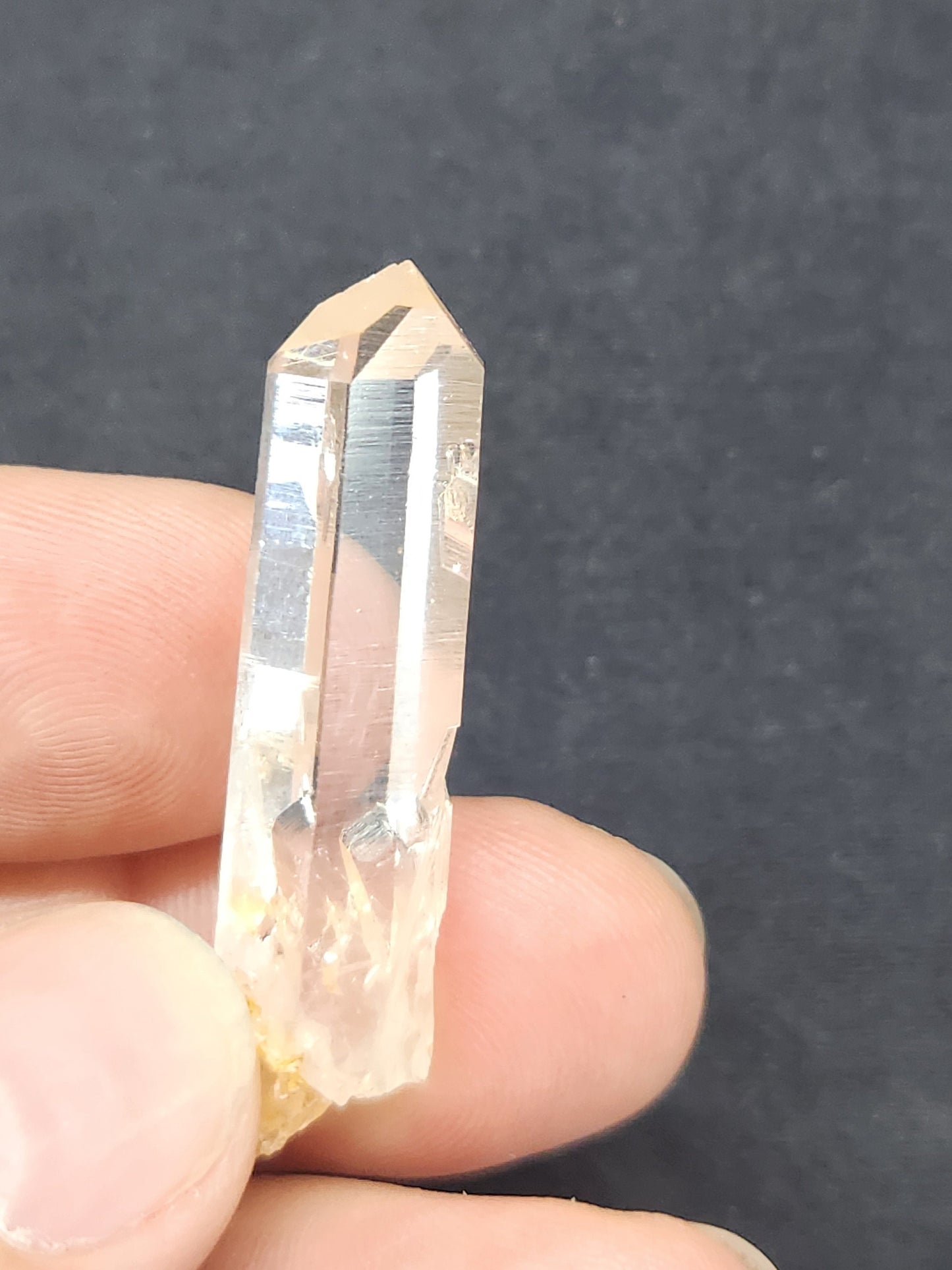 Cuarzo Lemuriano, procedente de la mina "LA BELLEZA", en Colombia, su energía es ideal para una mejor meditación, limpieza del aura, cristal