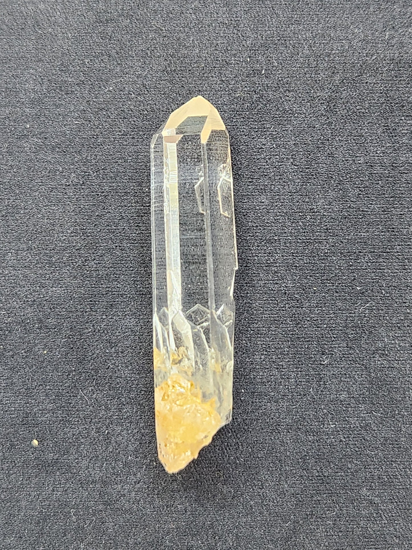 Cuarzo Lemuriano, procedente de la mina "LA BELLEZA", en Colombia, su energía es ideal para una mejor meditación, limpieza del aura, cristal