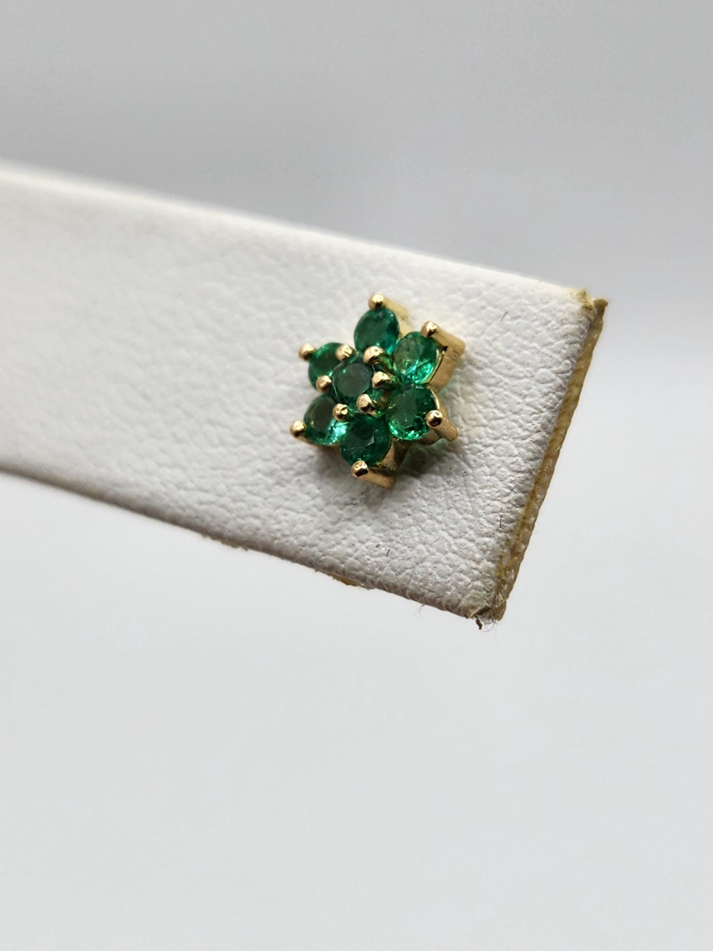 Handmade Colombian Emerald Earrings in 18 kt Yellow Gold, Vivid Green Natural Emerald, May Birthstone Jewelry, Unique Colombian accesories