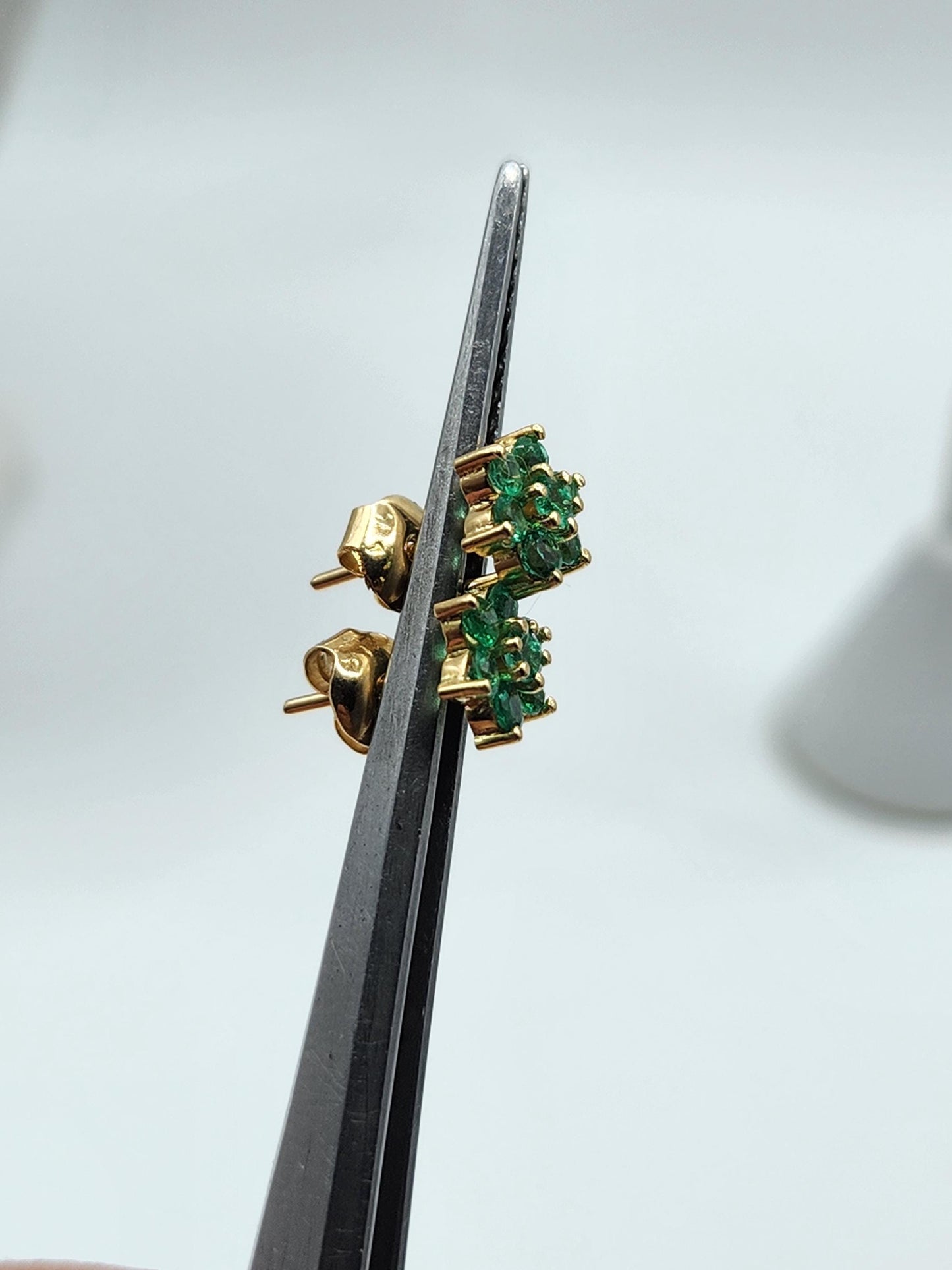 Handmade Colombian Emerald Earrings in 18 kt Yellow Gold, Vivid Green Natural Emerald, May Birthstone Jewelry, Unique Colombian accesories