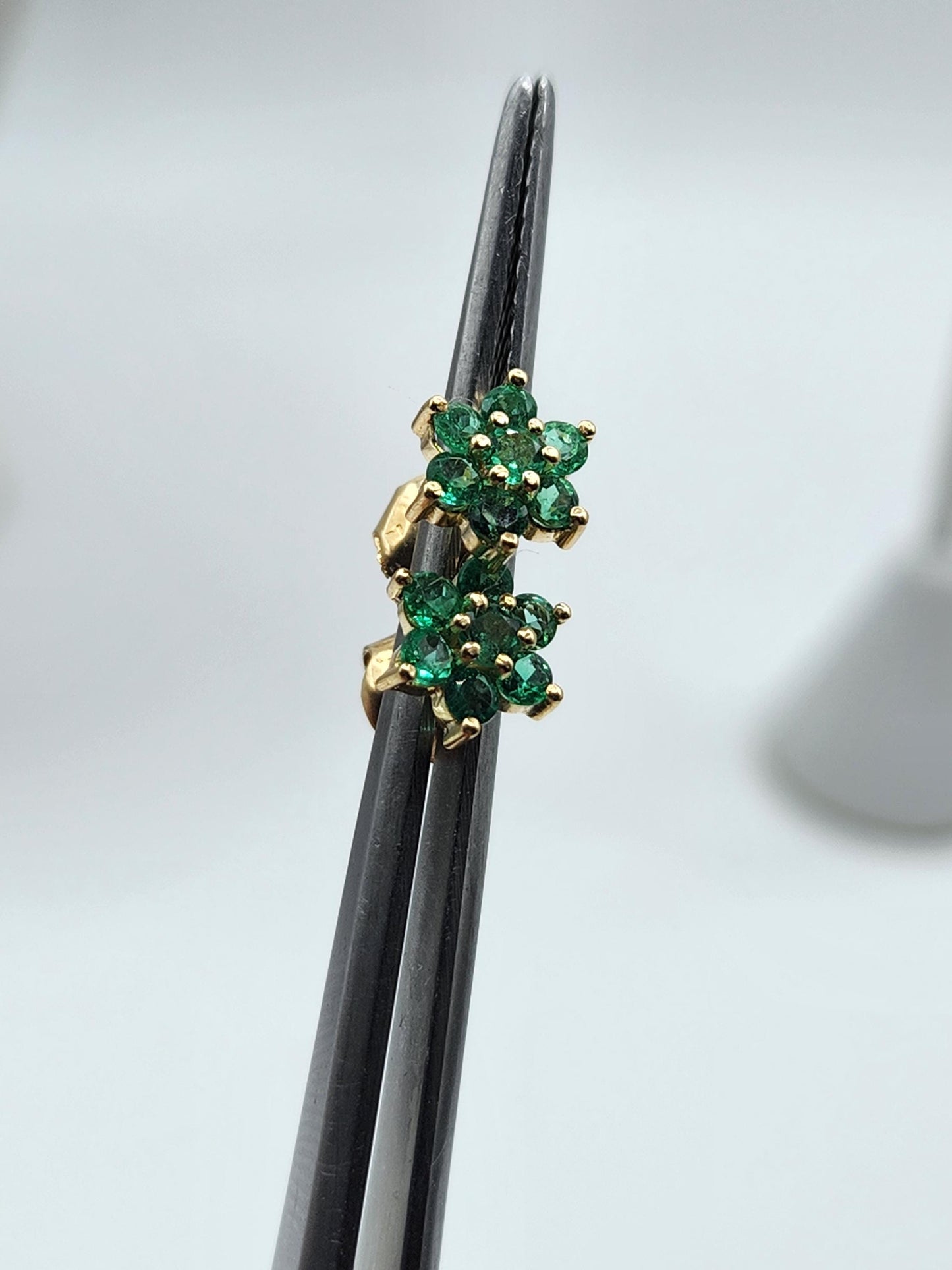 Handmade Colombian Emerald Earrings in 18 kt Yellow Gold, Vivid Green Natural Emerald, May Birthstone Jewelry, Unique Colombian accesories