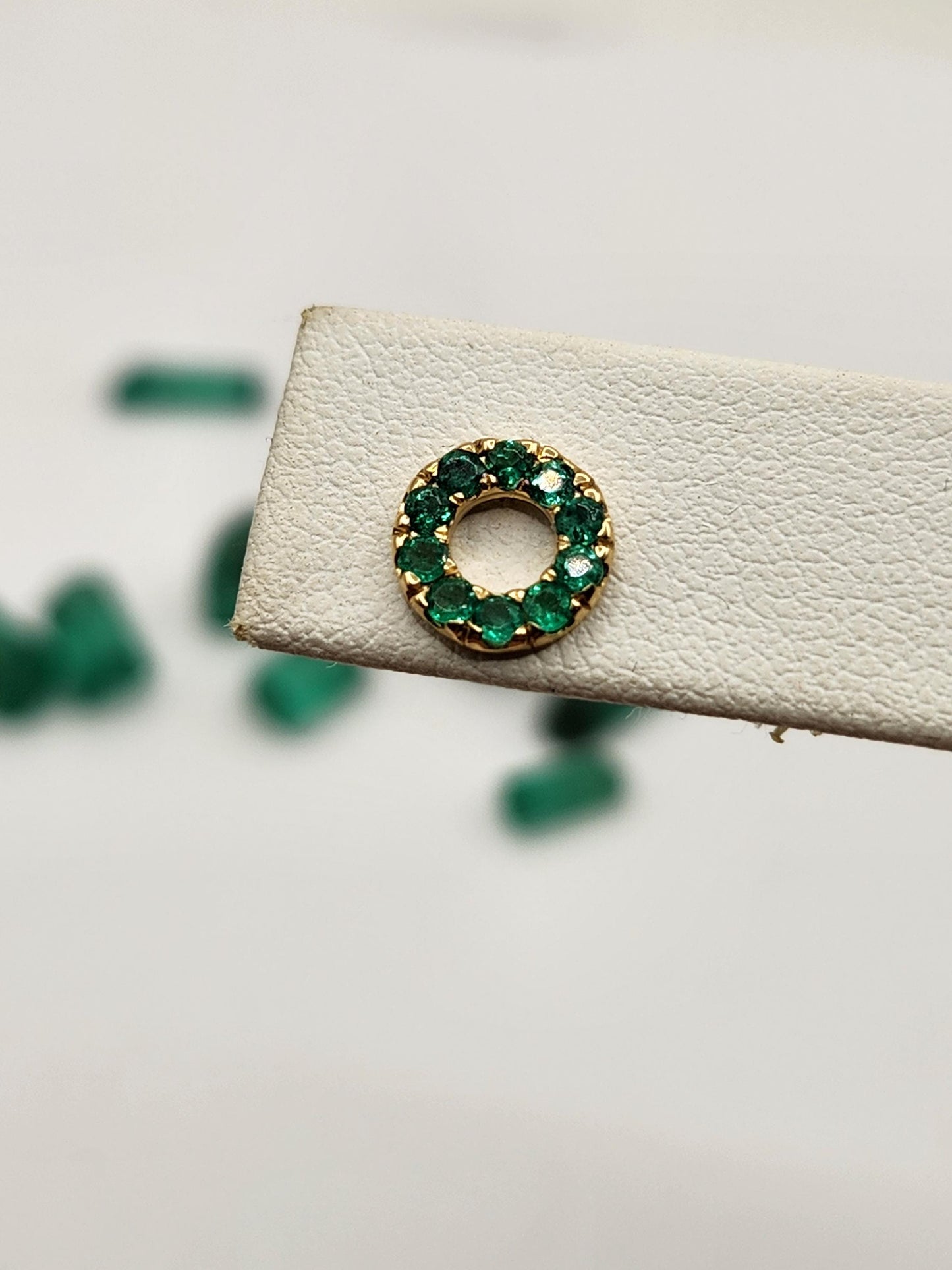 Handmade Colombian Emerald Earrings in 18 kt Yellow Gold, Vivid Green Natural Emerald, May Birthstone Jewelry, Unique Colombian accesories