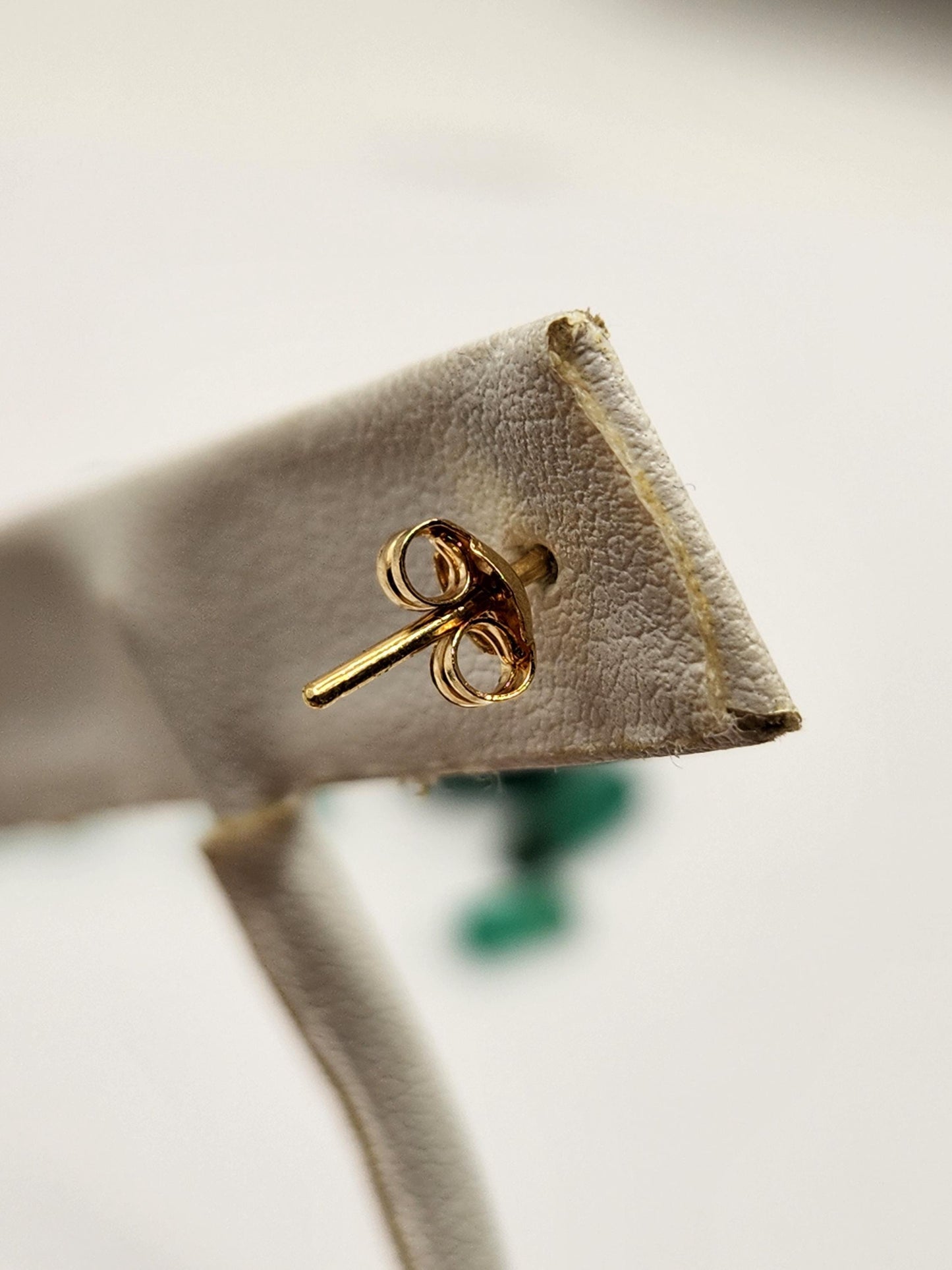 Handmade Colombian Emerald Earrings in 18 kt Yellow Gold, Vivid Green Natural Emerald, May Birthstone Jewelry, Unique Colombian accesories
