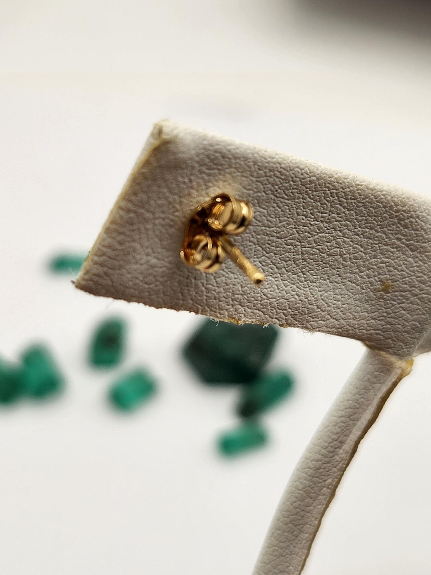 Handmade Colombian Emerald Earrings in 18 kt Yellow Gold, Vivid Green Natural Emerald, May Birthstone Jewelry, Unique Colombian accesories