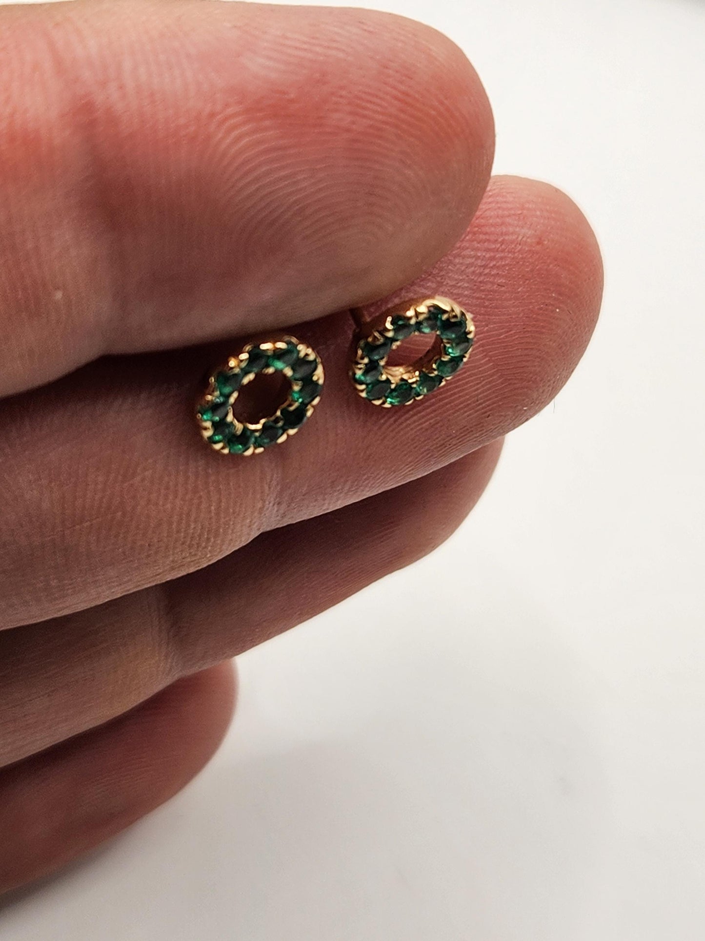 Handmade Colombian Emerald Earrings in 18 kt Yellow Gold, Vivid Green Natural Emerald, May Birthstone Jewelry, Unique Colombian accesories