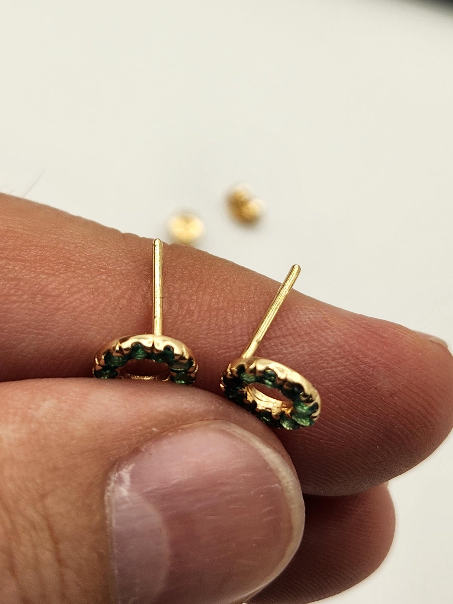 Handmade Colombian Emerald Earrings in 18 kt Yellow Gold, Vivid Green Natural Emerald, May Birthstone Jewelry, Unique Colombian accesories