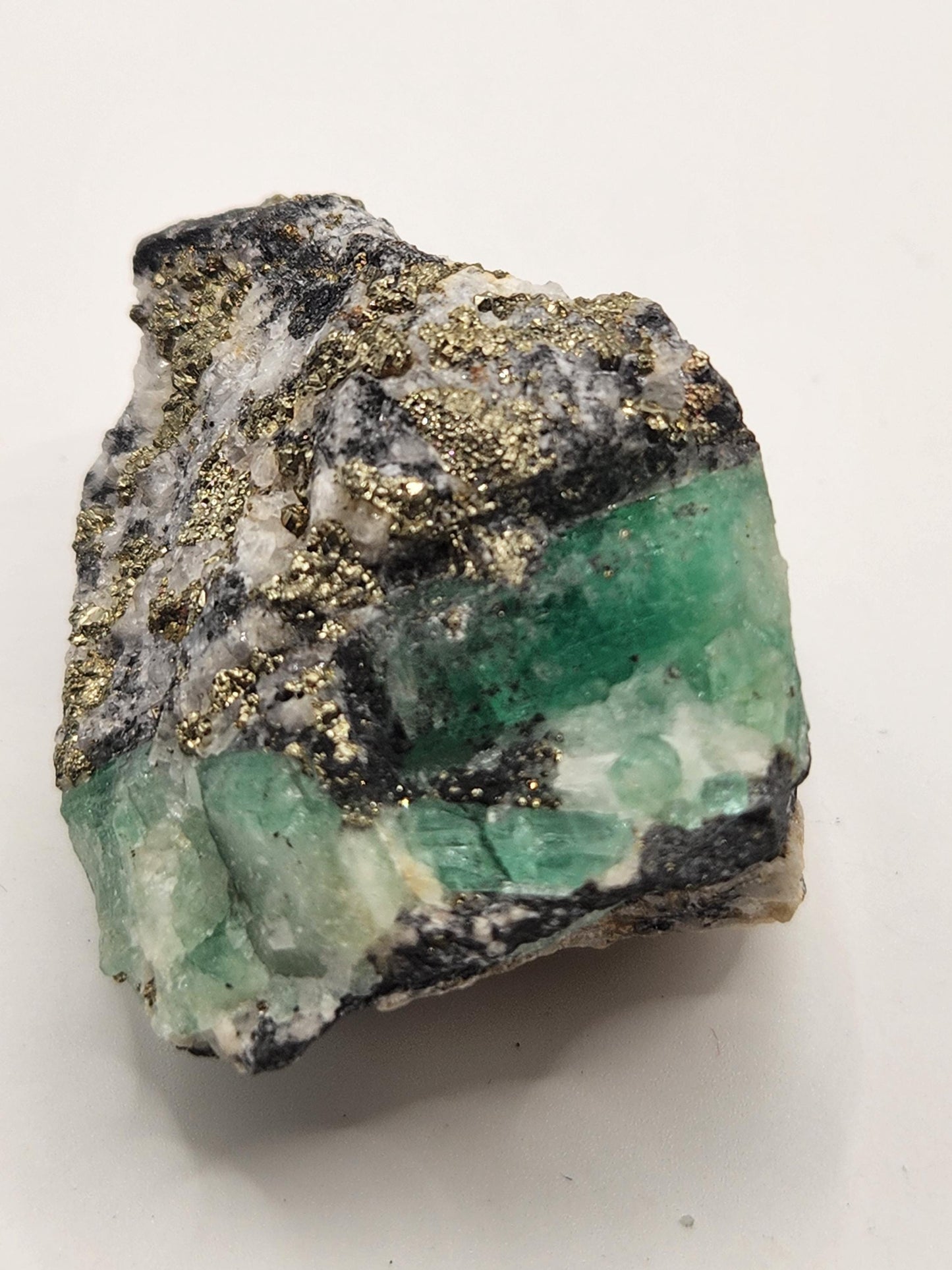 Especimen Esmeralda Colombiano, Muzo, Cuarzo, Macla, Calcita, Pirita, Natural, Ganga Esmeralda, Cristal Esmeralda, Colombia