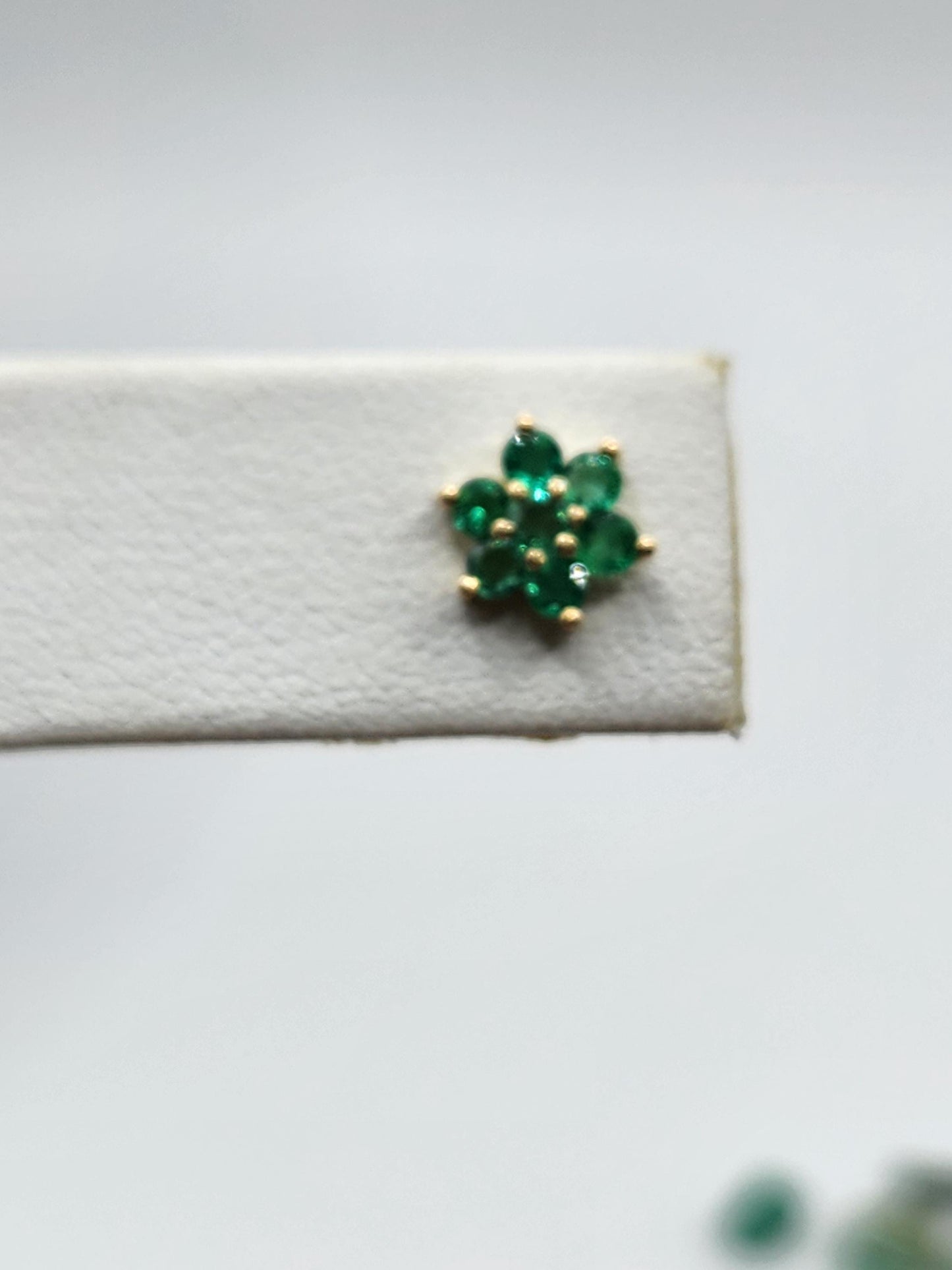 Handmade Colombian Emerald Earrings in 18 kt Yellow Gold, Vivid Green Natural Emerald, May Birthstone Jewelry, Unique Colombian accesories