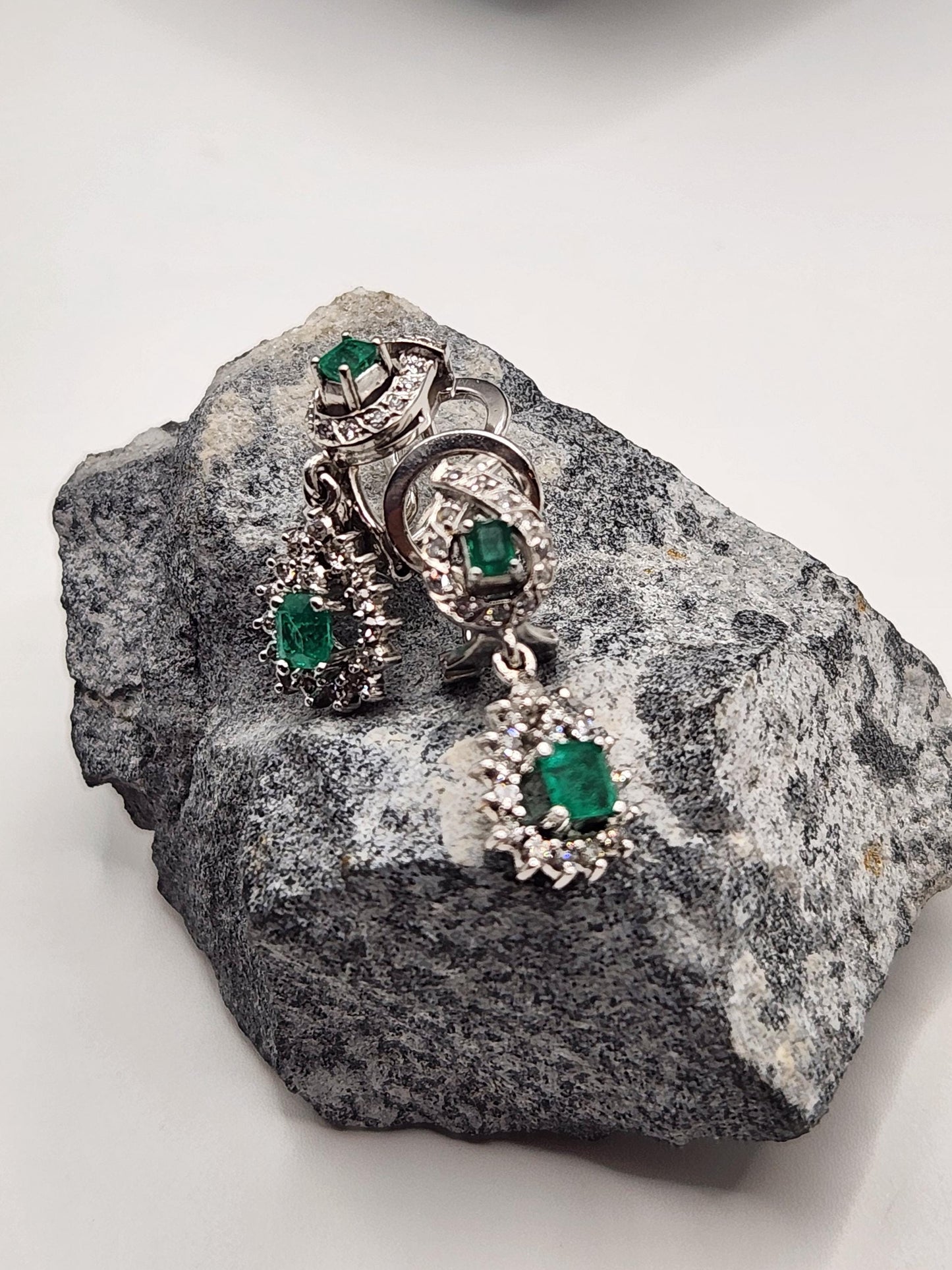 Handmade Colombian Emerald and diamond Earrings in 18 kt white gold, Vivid Green Natural Emerald, May Birthstone Jewelry, real diamonds