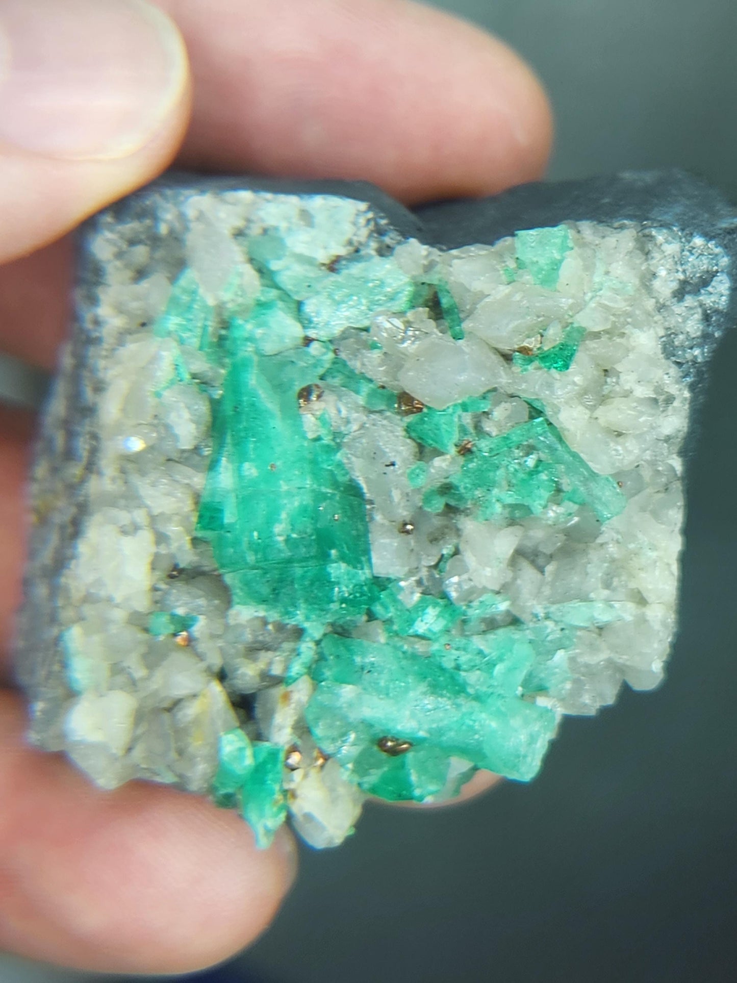 Especimen Esmeraldas Colombianas, Muzo, Cuarzo, Macla, Pirita, Natural, Ganga Esmeralda, Cristales Esmeralda, Colombia
