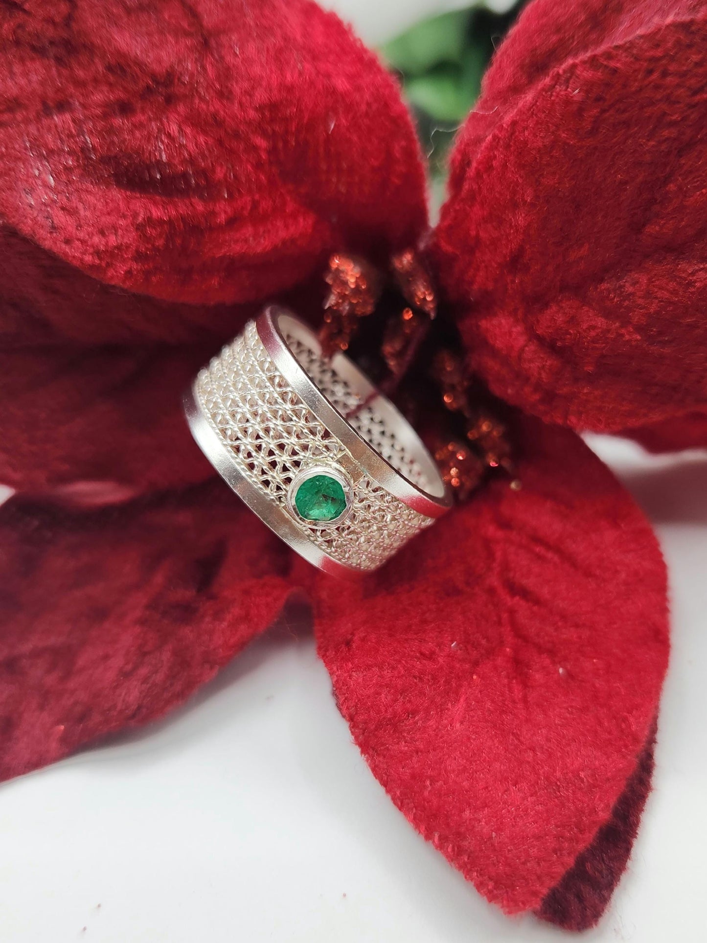Emerald ring and silver, may birthstone, Colombian Emerald, filigree Colombian jewelry, handmade jewelry, gift for she, silver ring.