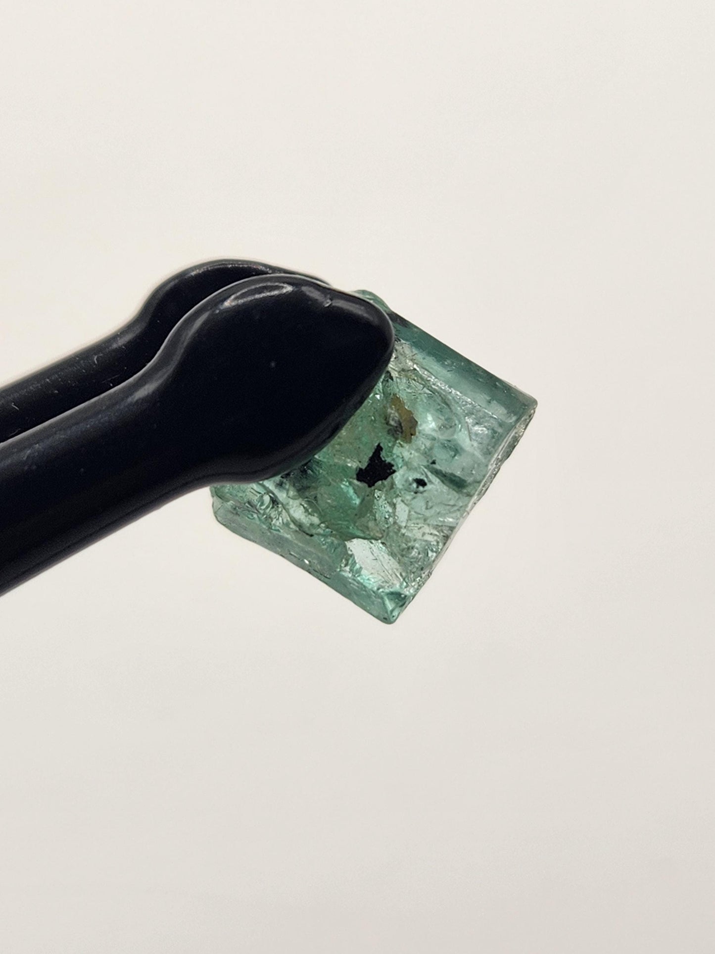 Raw Colombian Emerald from Muzo 11.27 cts, Natural Unpolished Gemstone for Jewelry, Collectors & Investment, macla of emerald, rare mineral