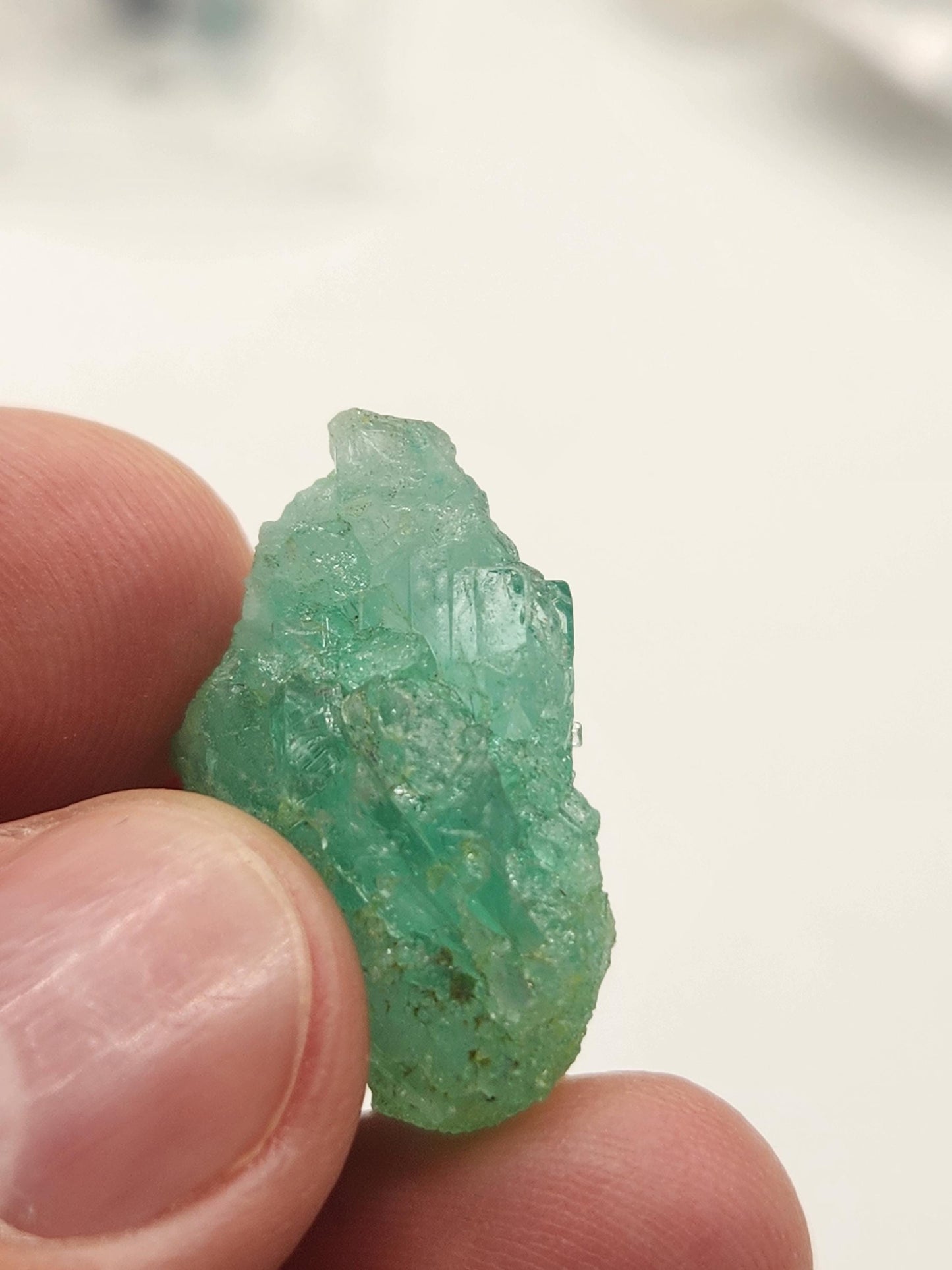 Cristal Natural de Esmeralda en bruto, extraído de las minas de Muzo, pieza de Coleccion, Cristal de Muzo, Macla, Terminaciones Completas