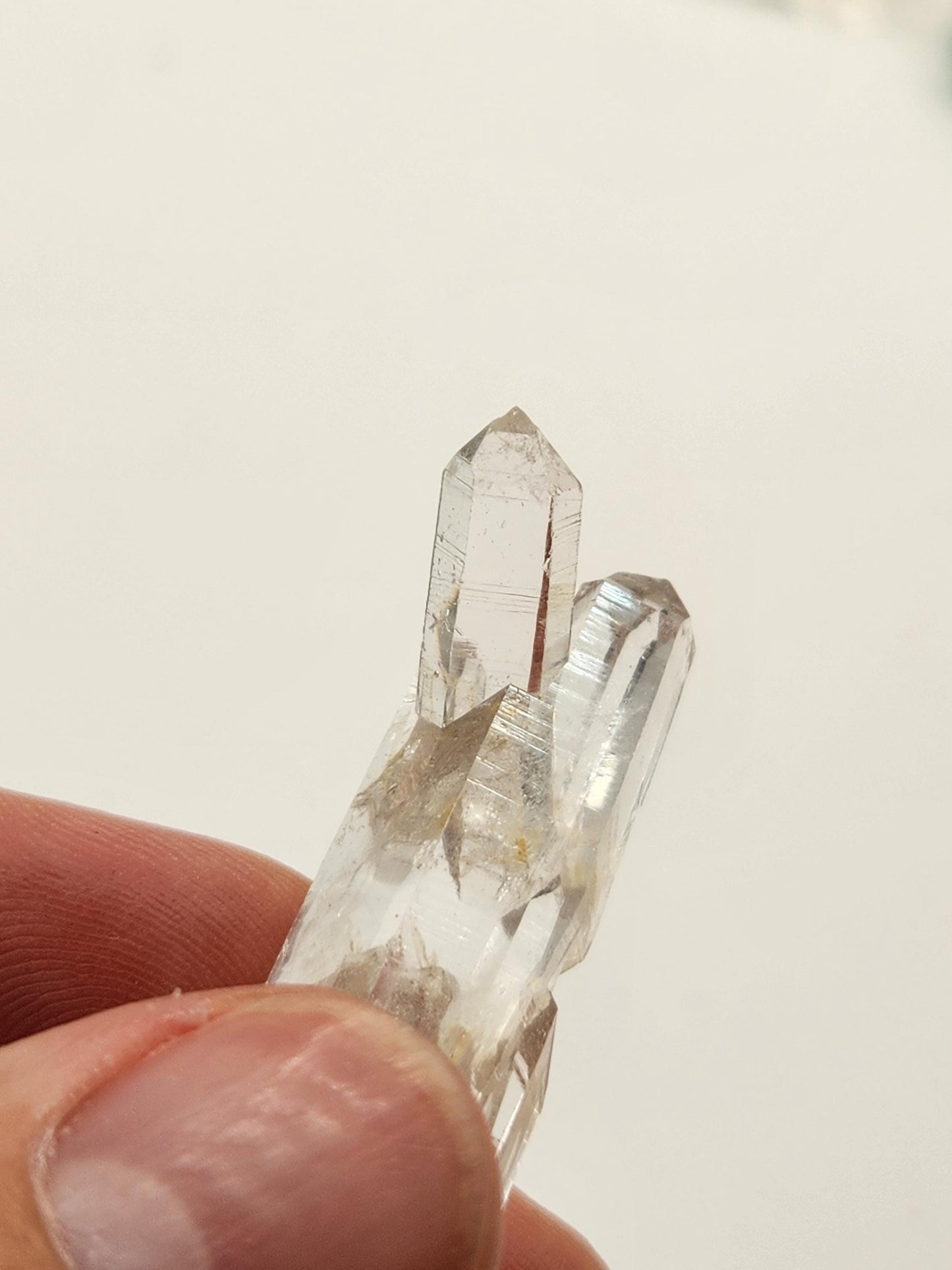 Cuarzo Lemuriano, procedente de la mina "LA BELLEZA", en Colombia, su energía es ideal para una mejor meditación, limpieza del aura, cristal