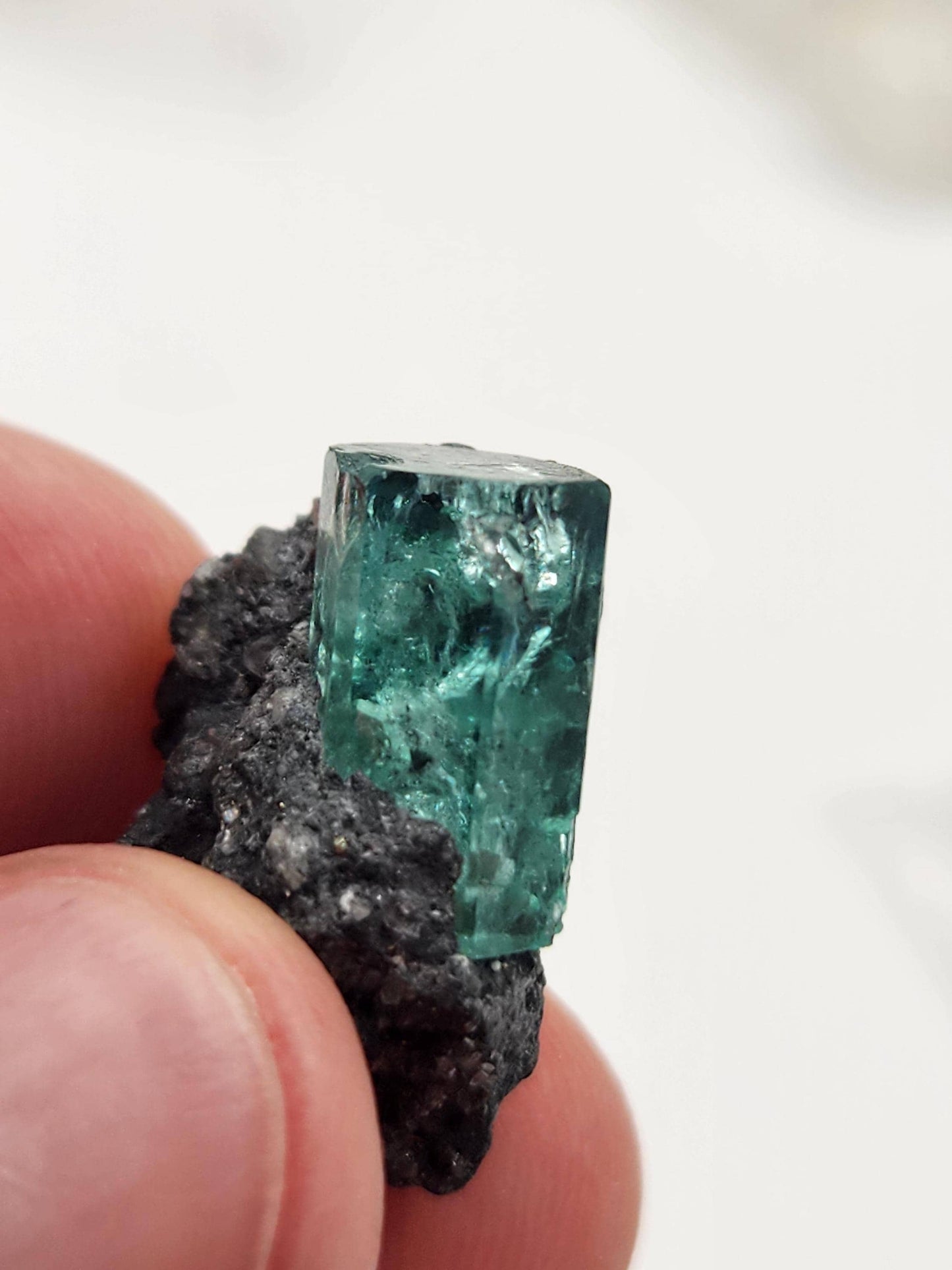 Cristal Natural de Esmeralda en bruto, extraído de las minas de Muzo, pieza de Coleccion, Cristal de Muzo, Macla, Terminaciones Completas