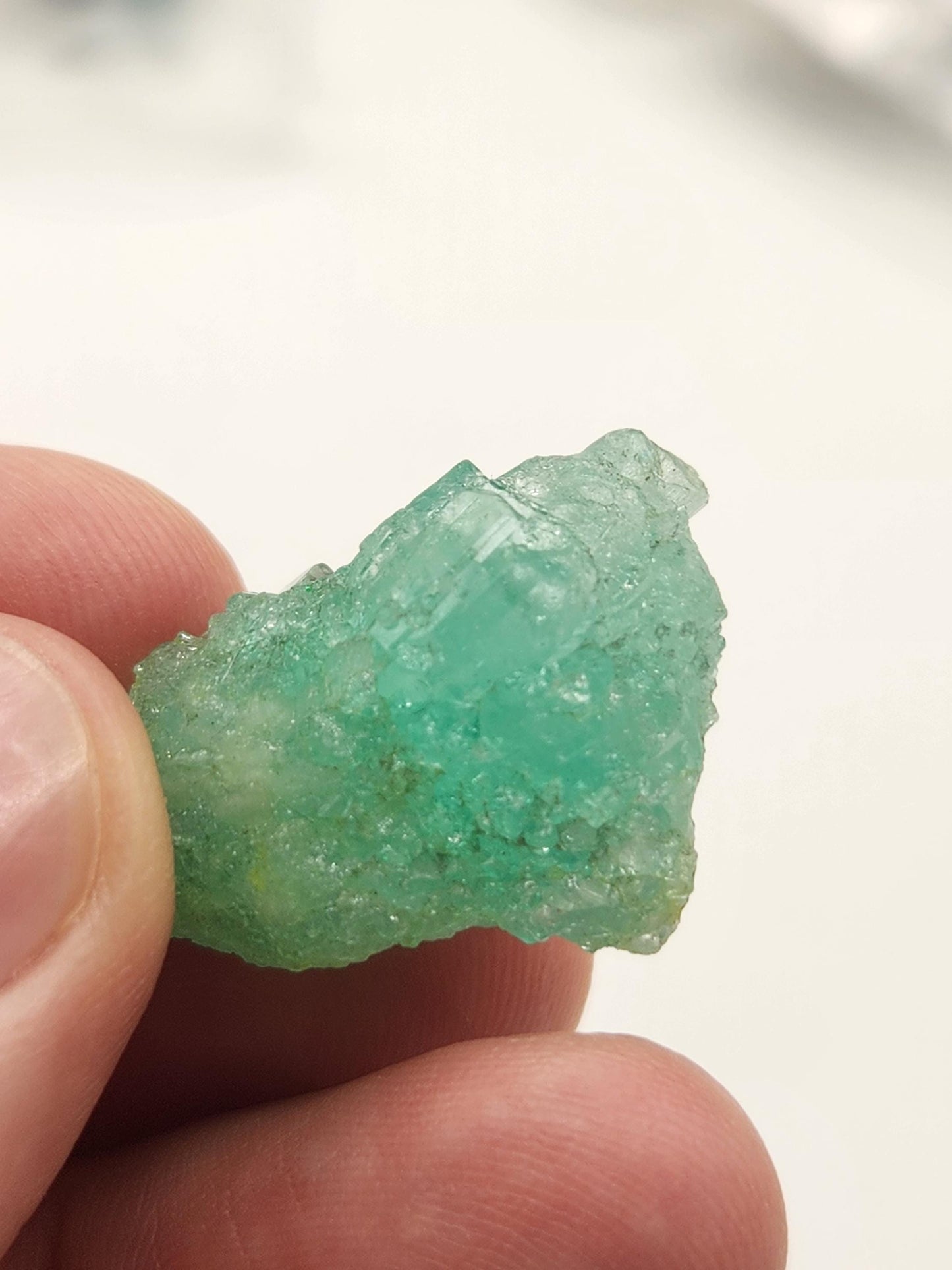 Cristal Natural de Esmeralda en bruto, extraído de las minas de Muzo, pieza de Coleccion, Cristal de Muzo, Macla, Terminaciones Completas