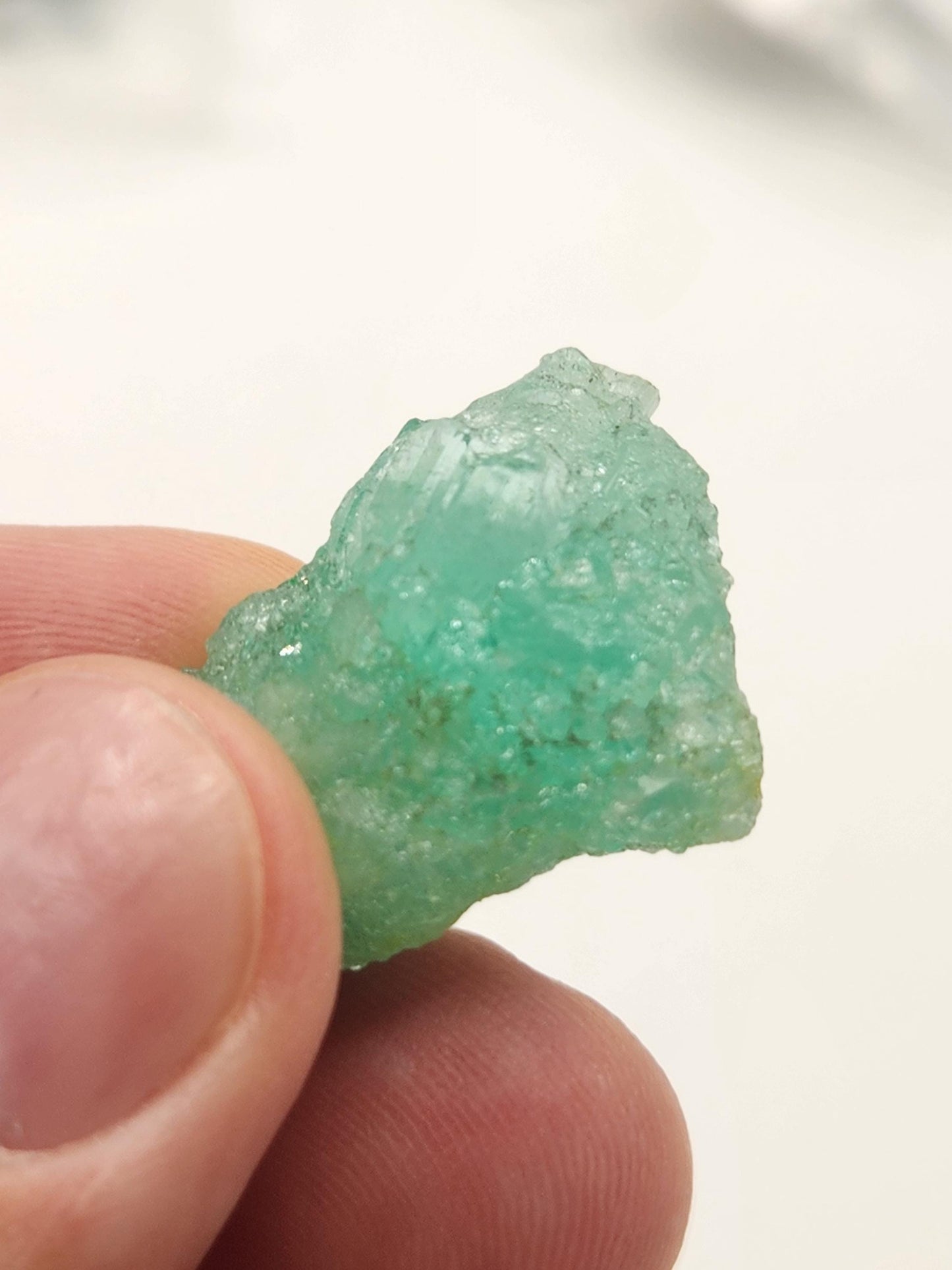 Cristal Natural de Esmeralda en bruto, extraído de las minas de Muzo, pieza de Coleccion, Cristal de Muzo, Macla, Terminaciones Completas