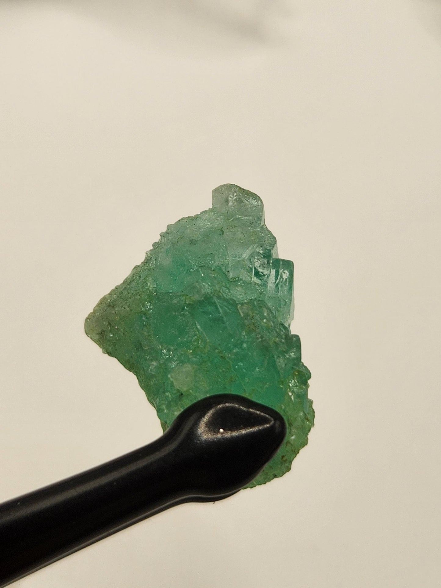 Cristal Natural de Esmeralda en bruto, extraído de las minas de Muzo, pieza de Coleccion, Cristal de Muzo, Macla, Terminaciones Completas