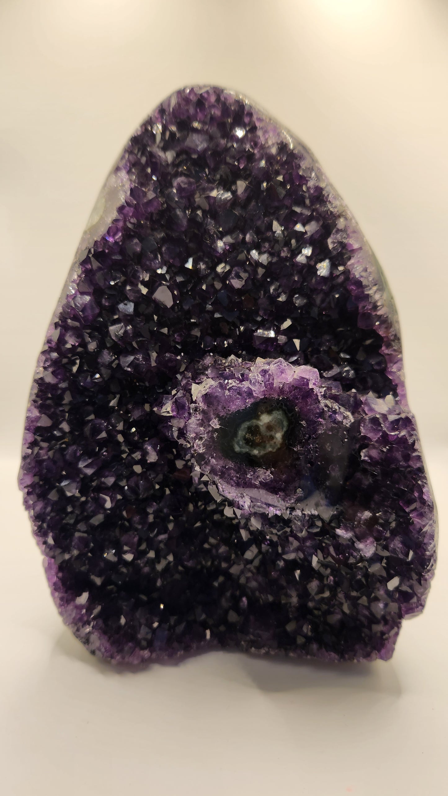Amethyst Uruguaya perfect home