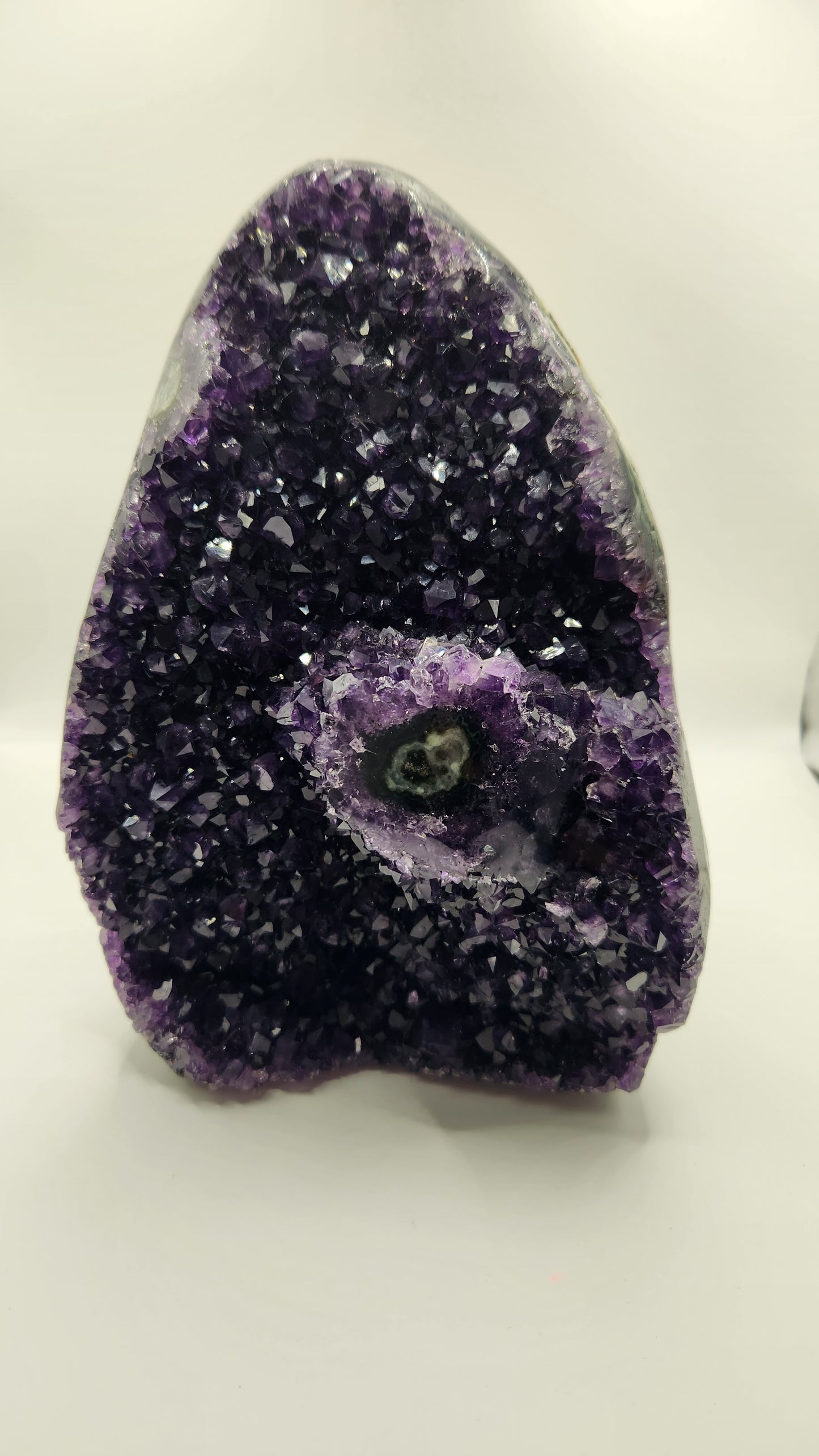 Amethyst Uruguaya perfect home