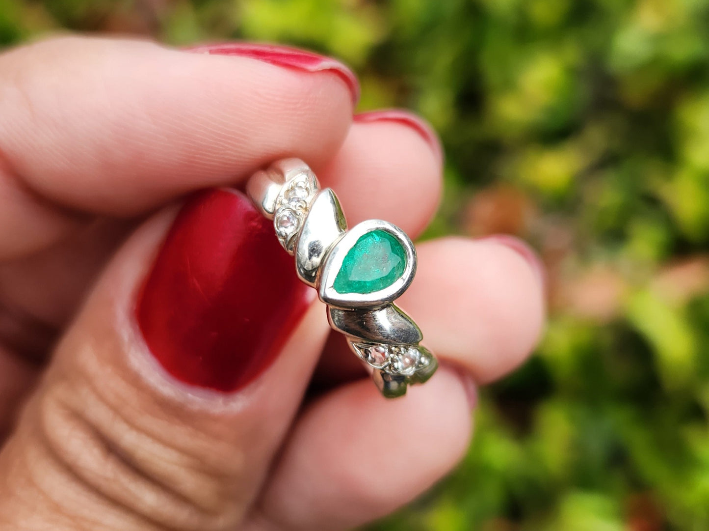 Emerald ring pear