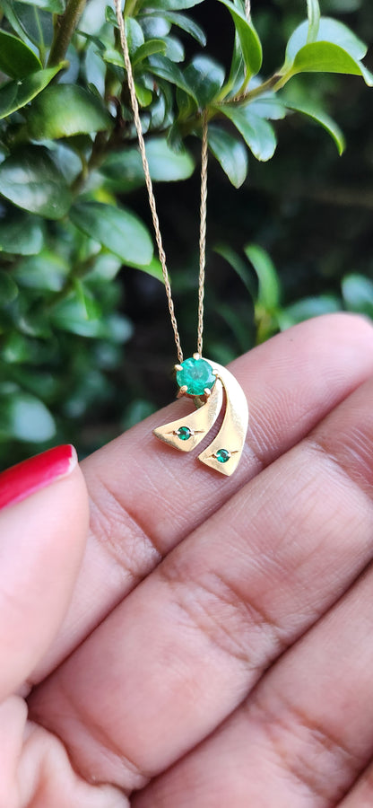 Emerald pendant .80 ct