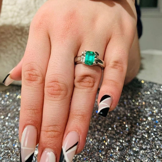 Beautiful natural emerald, white gold 18 kt,may birthstone, Colombian emerald, vivid green, Colombian jewelry, handmade jewelry,gift for she
