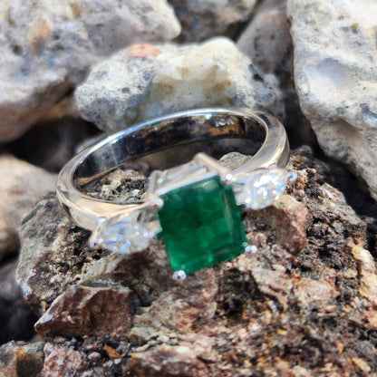 Colombian emerald ring & diamond, white gold 18 kt, may birthstone, Colombian emerald, vivid green, handmade jewelry, gift for she, size 6.5