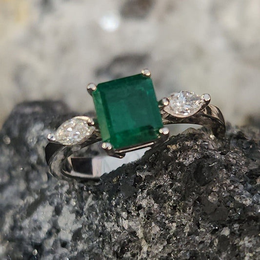 Colombian emerald ring & diamond, white gold 18 kt, may birthstone, Colombian emerald, vivid green, handmade jewelry, gift for she, size 6.5