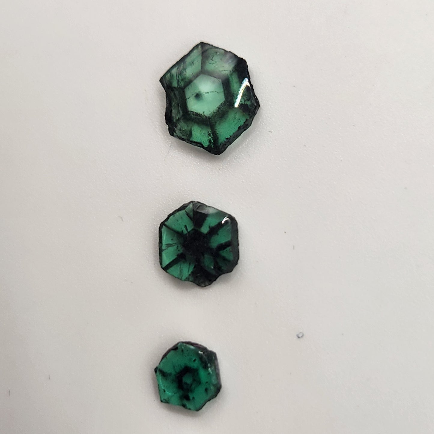 Esmeralda Trapiche Colombiana 2.38ct - Gema Rara Muzo - EsmeraldaColombia