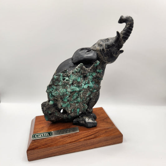 Elephant Sculpture, emerald Sculpture handcrafted pieces, made by Colombian artisans, using the matrix of the Emerald, collectors, gifts, st