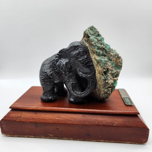 Elephant Sculpture, emerald Sculpture pyrite, handcrafted made by Colombian artisans, using the matrix of the Emerald, collectors, gifts,